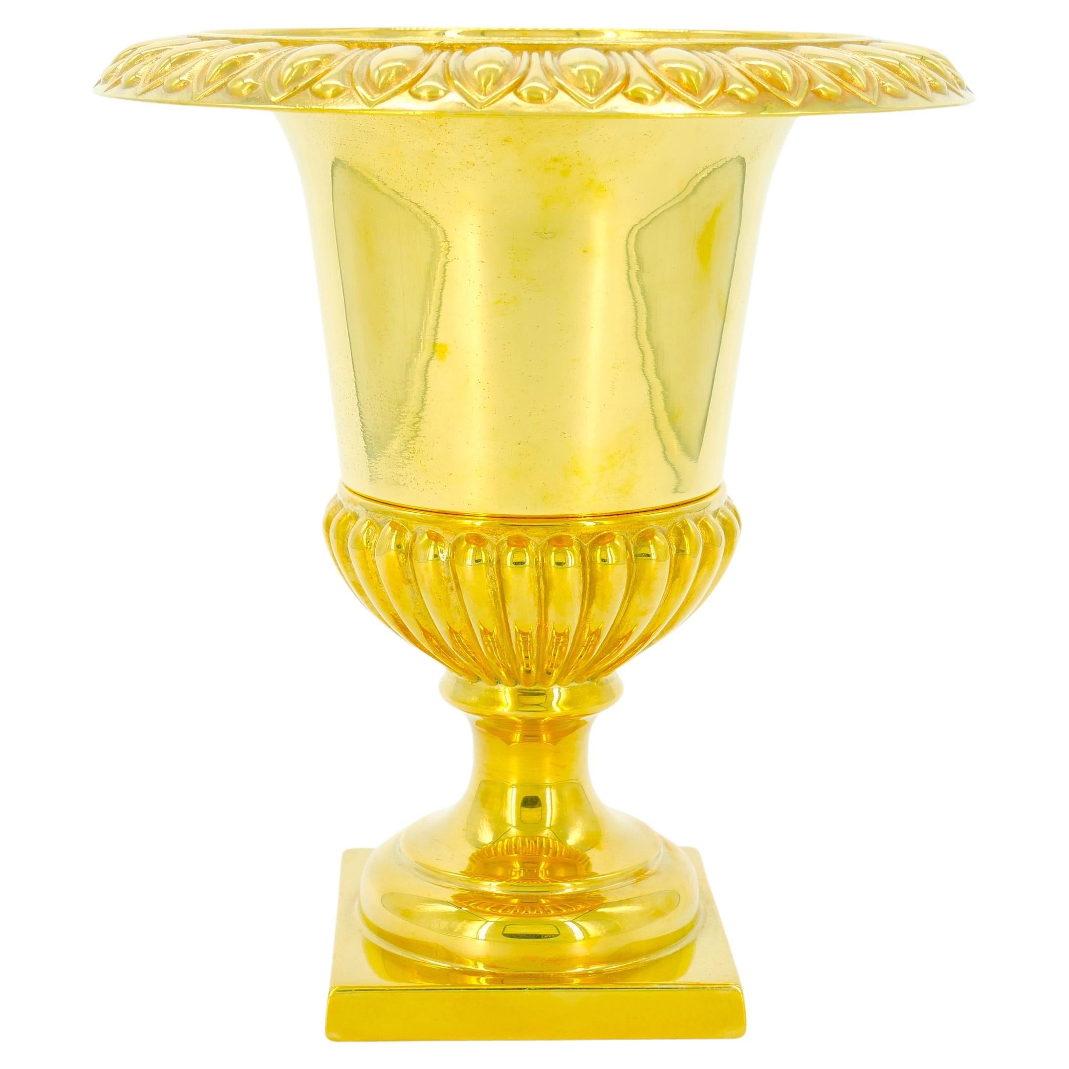 Rafraîchisseur à vin / seau à glace néoclassique doré de forme Campana en vente