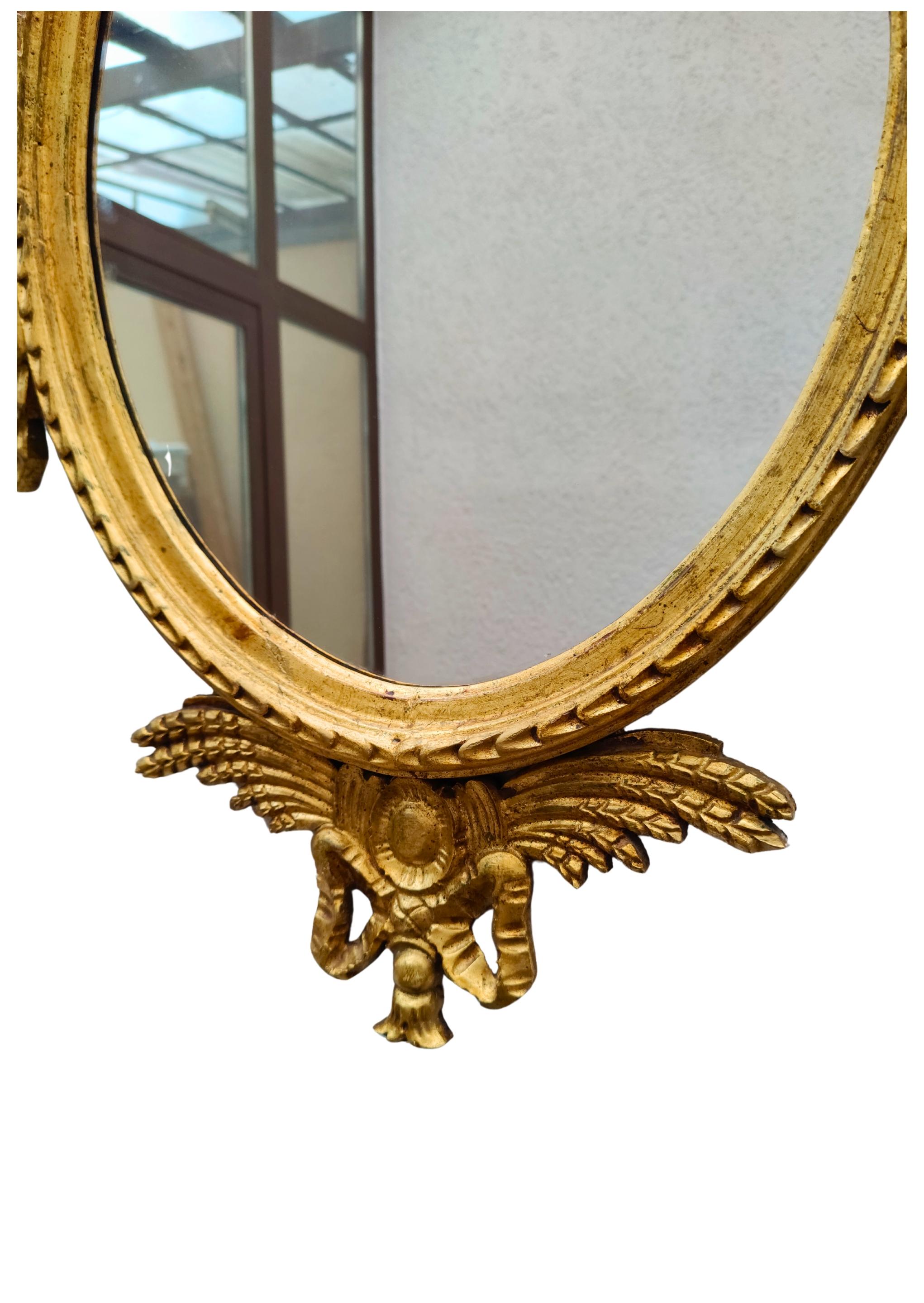 Neoclassical Gilt Mirror circa 1800 with Carved Eagle Ornament In Good Condition For Sale In Darmstadt, DE