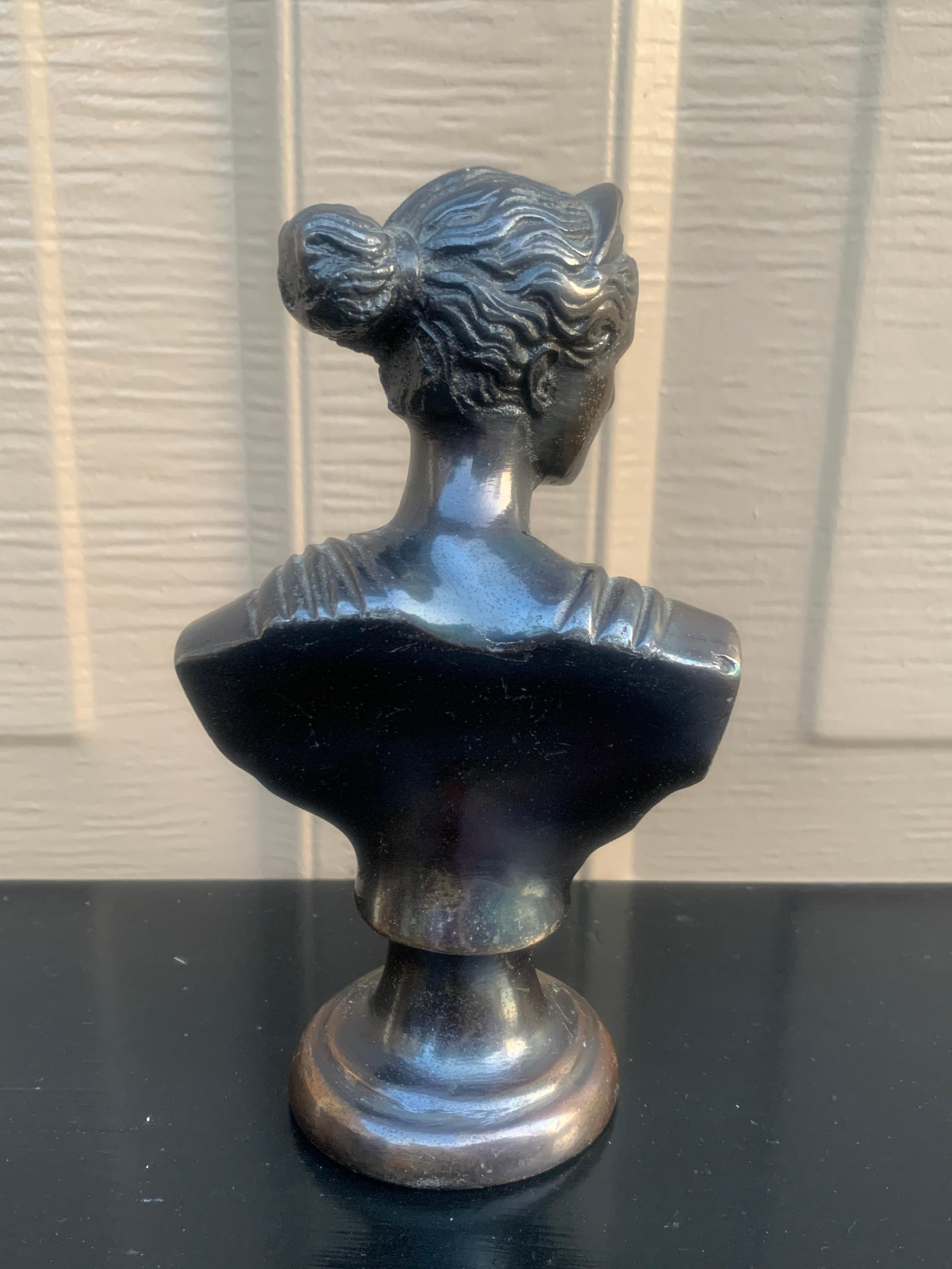 Metallo Scultura neoclassica Grand Tour Busto della dea Diana in vendita