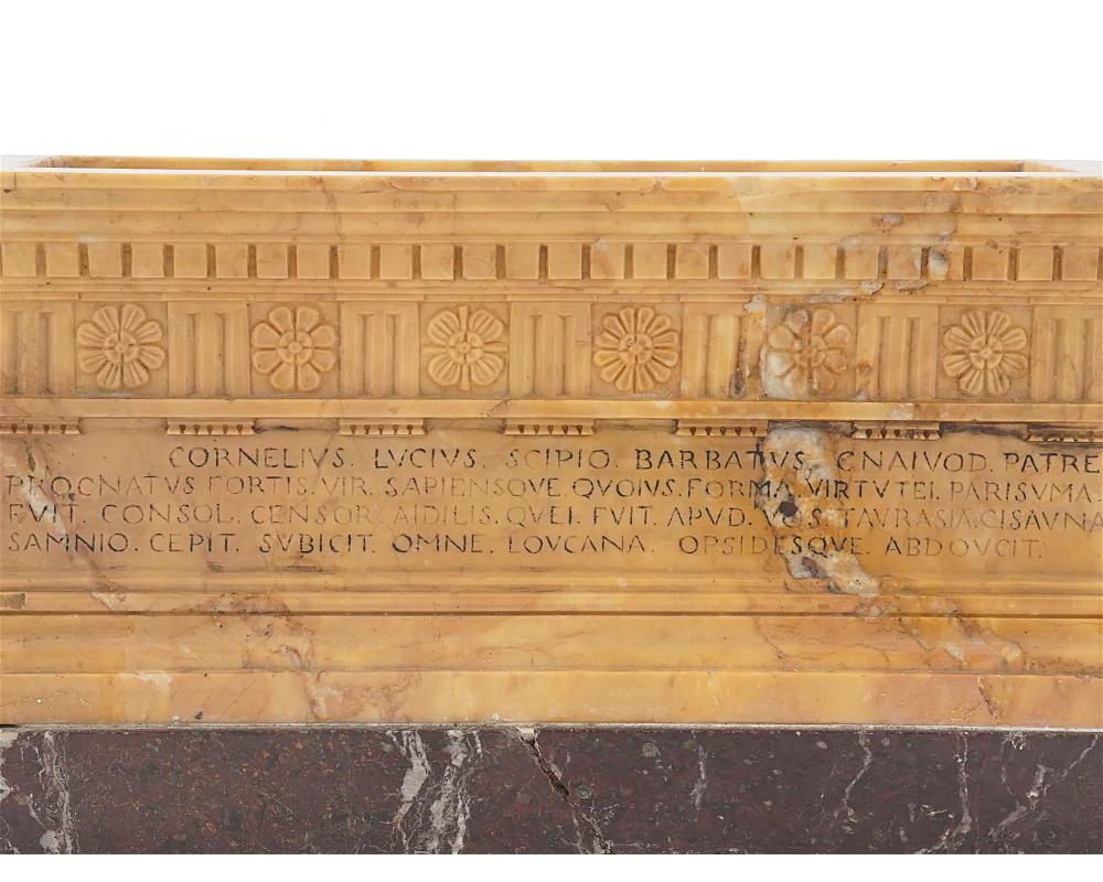 Neoclassical Grand Tour Sienna Marble Roman Tomb Inkwell In Good Condition For Sale In New York, NY