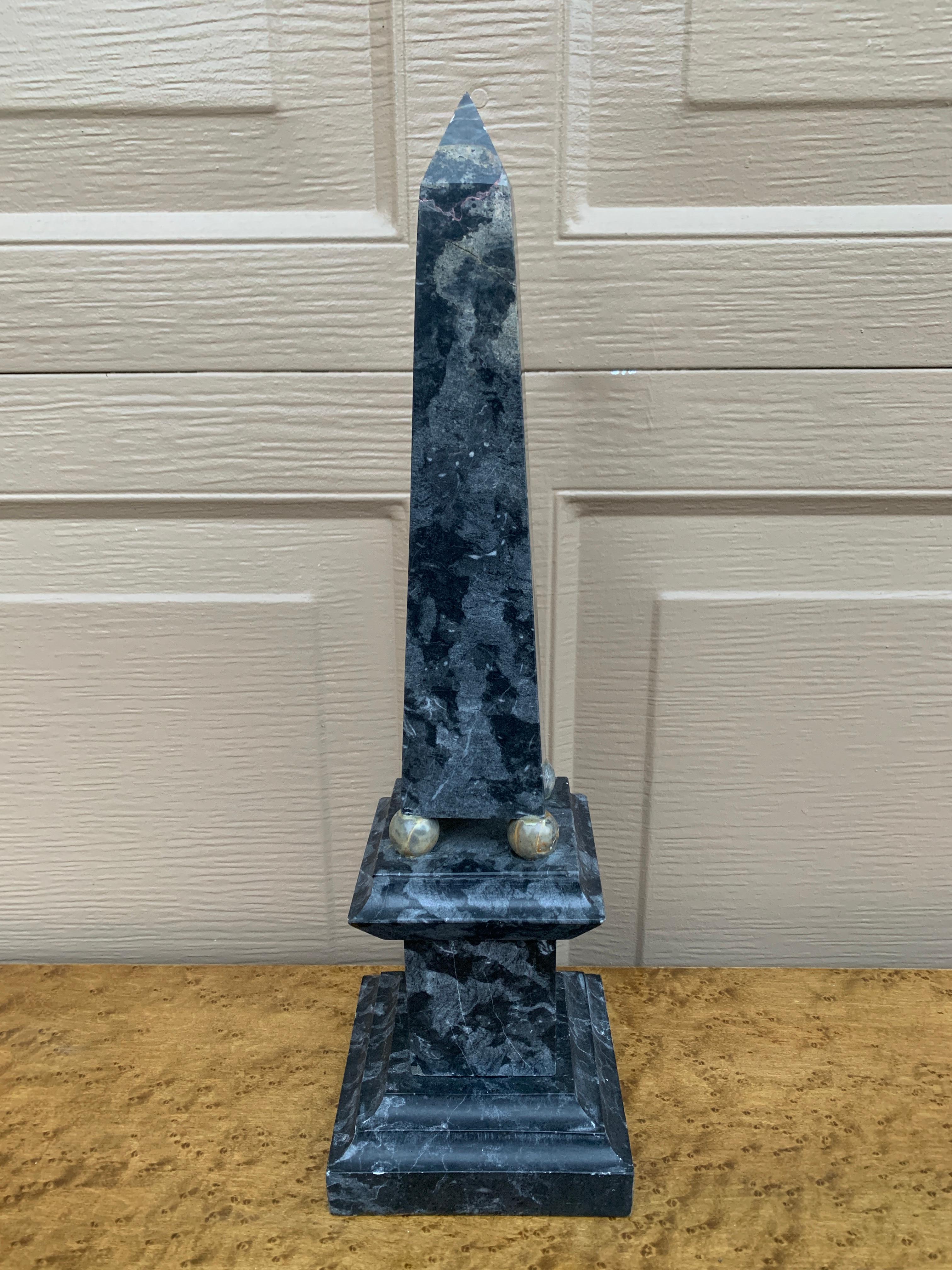 Obelisco neoclásico Grand Tour de mármol macizo azul en venta 5