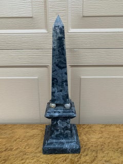 Obelisco neoclásico Grand Tour de mármol macizo azul