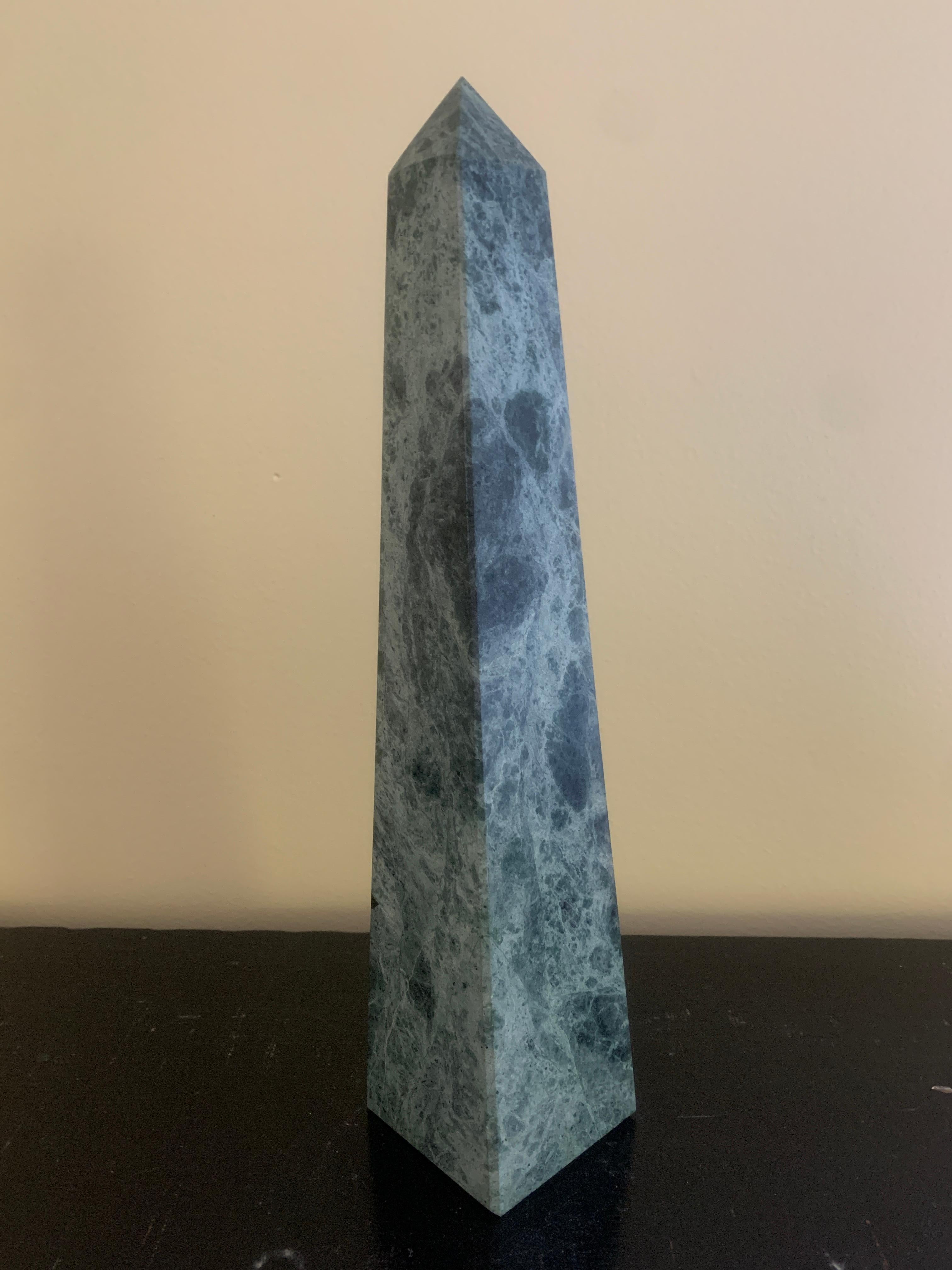 Neoclassical Grand Tour Solid Marble Green Obelisk In Good Condition For Sale In Elkhart, IN