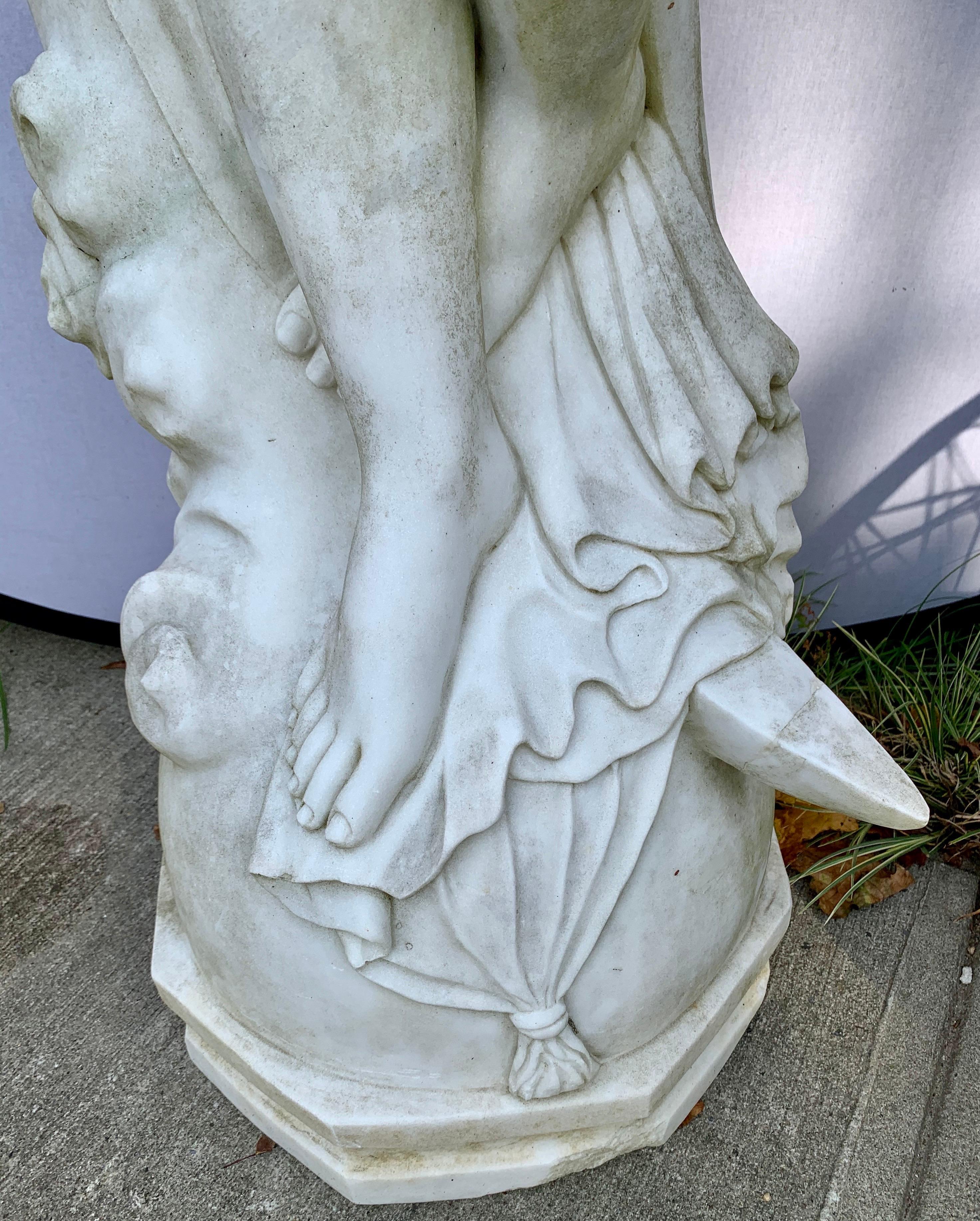 Lebensgroße neoklassizistische griechische Marmorstatue-Skulptur der griechischen Göttin im Zustand „Gut“ im Angebot in West Hartford, CT