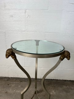 Table à boire néoclassique Gueridon en acier brossé et laiton Maison Jansen