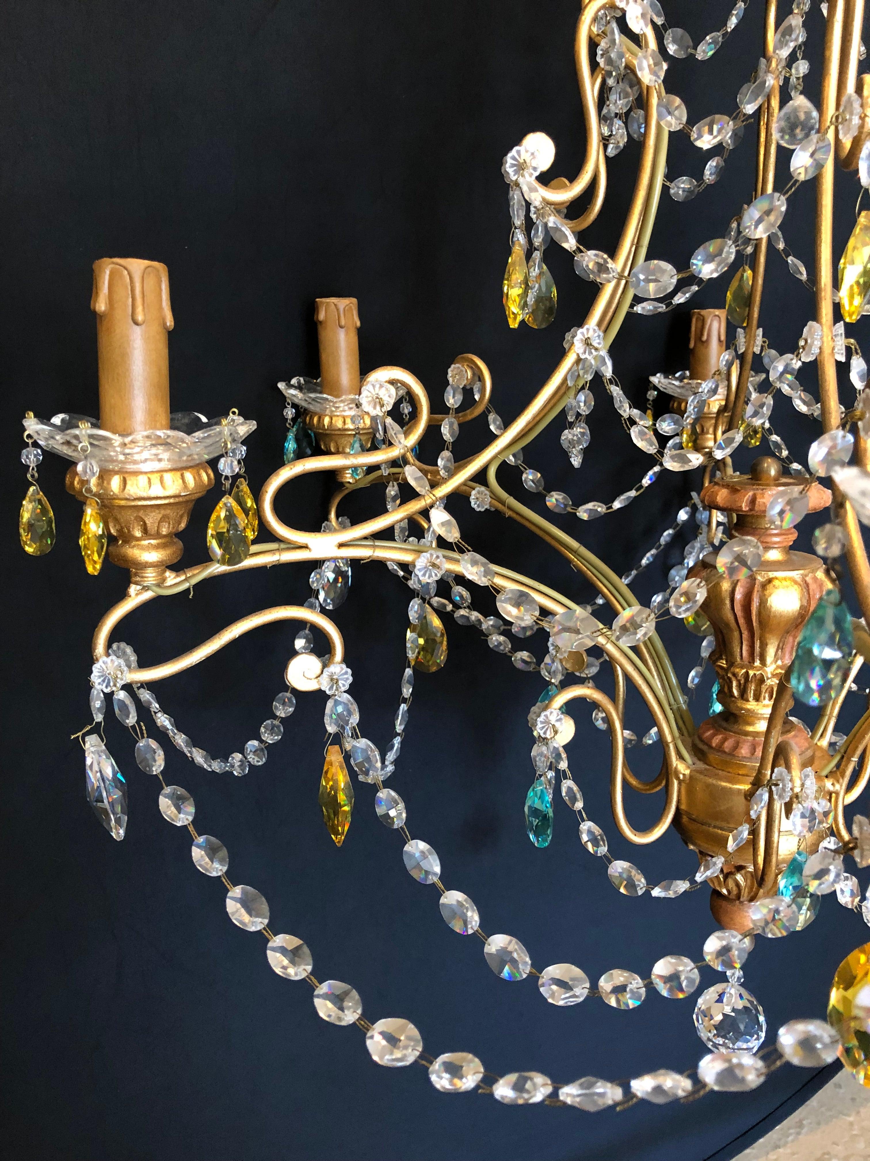 Lustre néoclassique italien en métal doré et cristal fabriqué à la main par Alba Lamp Bon état - En vente à Plainview, NY