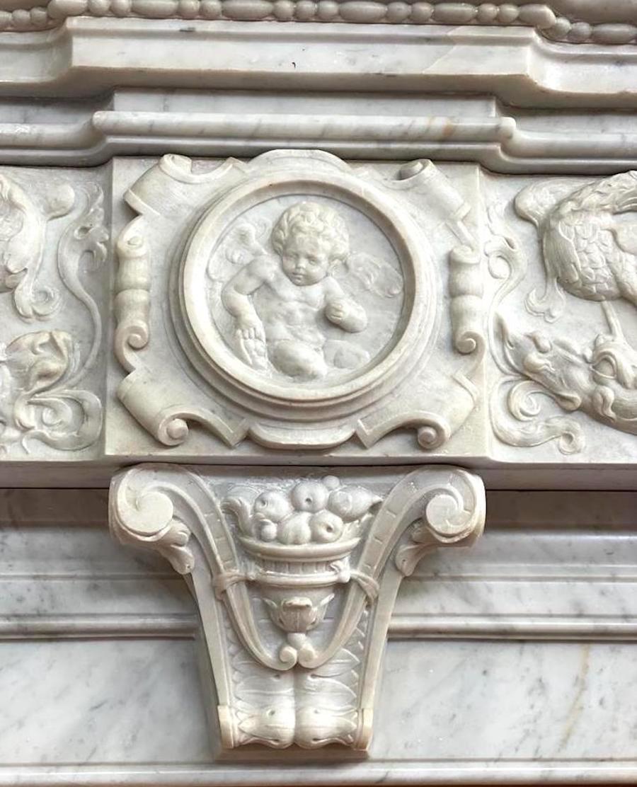 Chimenea neoclásica imperial de mármol blanco, Italia, 1790 siglo XVIII y antes en venta