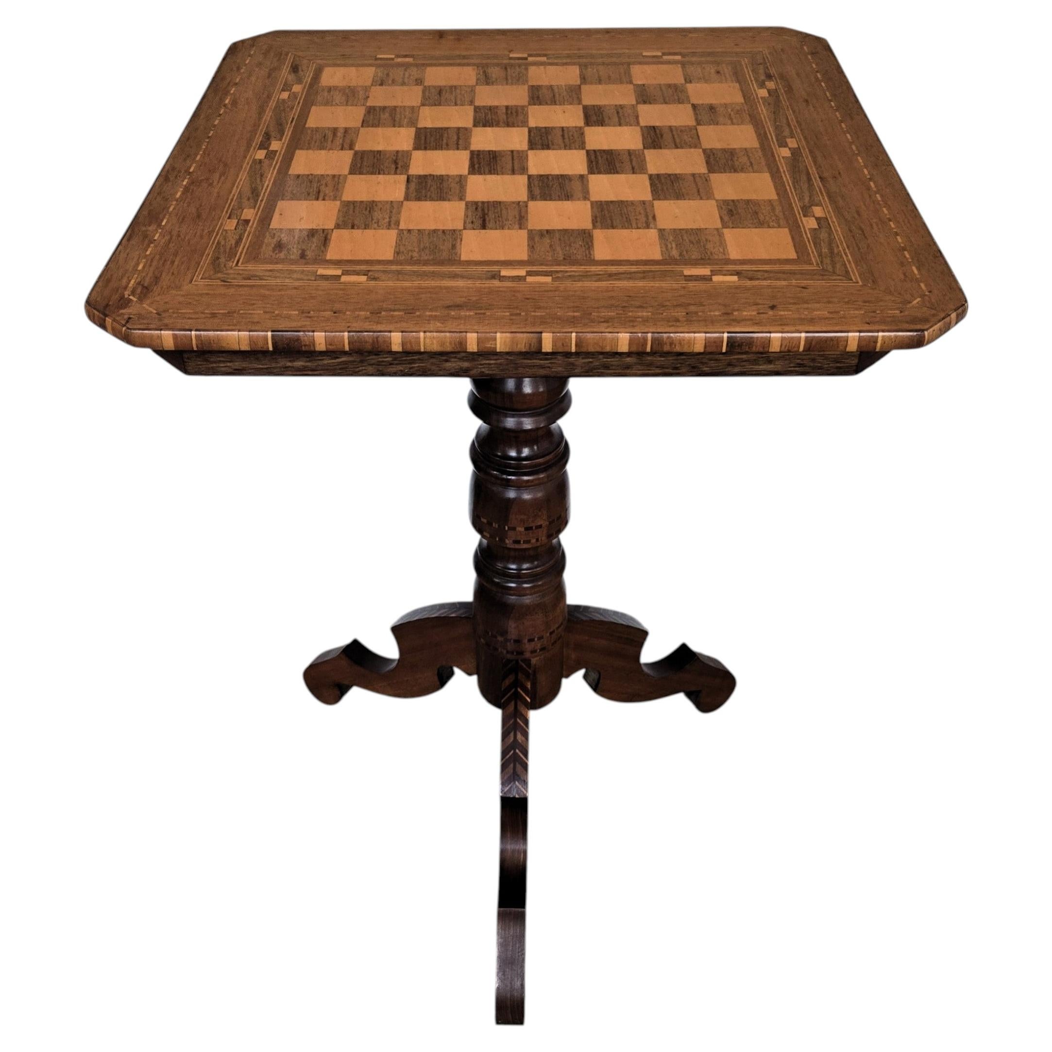 Neoclassical Italian Biedermeier Walnut Inlay Tripod Chess Games or Side Table