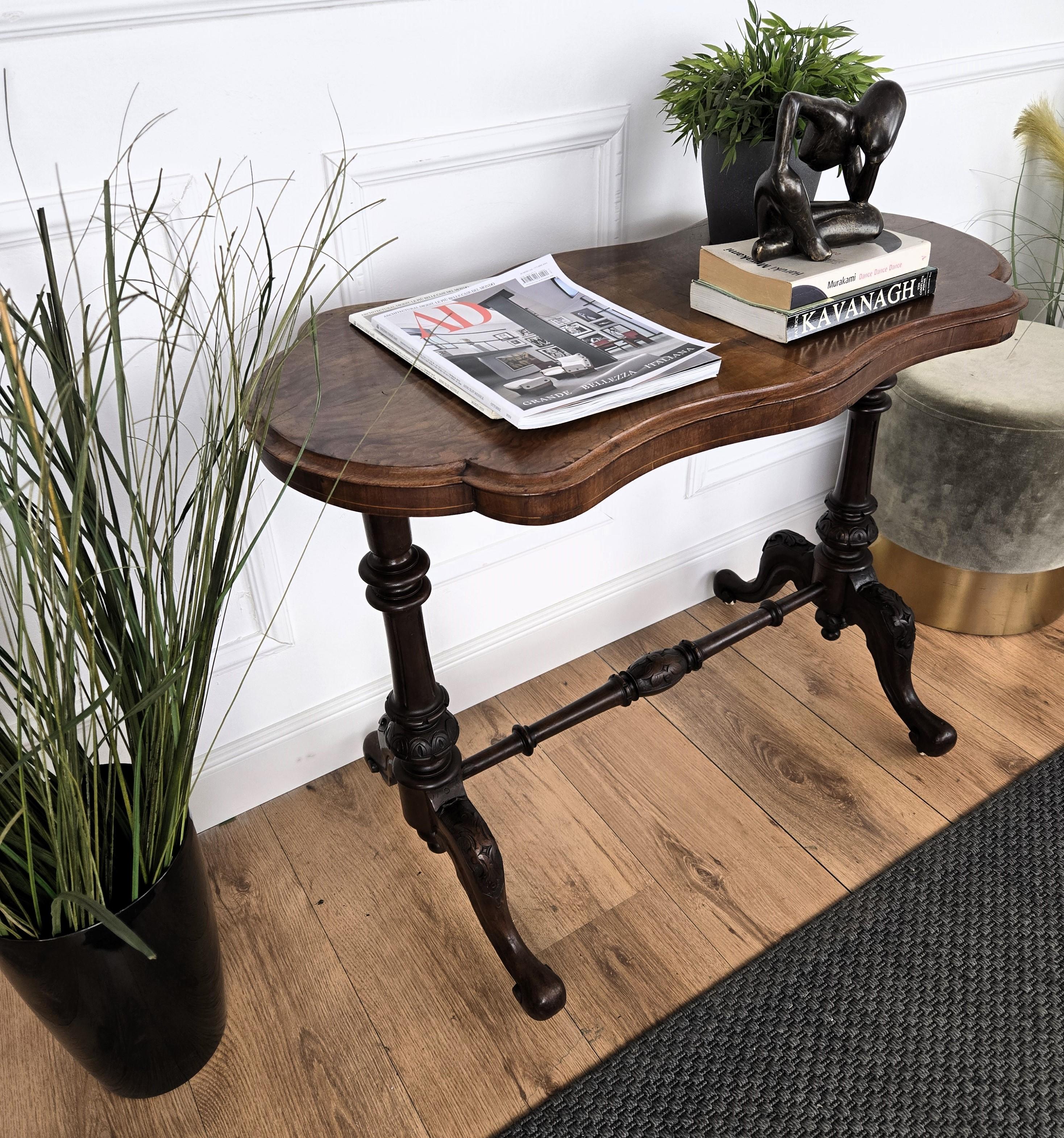 Neoclassical Italian Burl Walnut Wood Coffee Side Table Cart In Good Condition For Sale In Carimate, Como