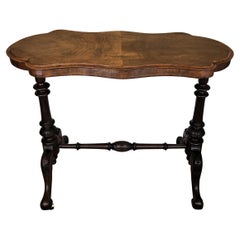 Neoklassische italienische Wurzel Nussbaum Wood Coffee Side Table Cart