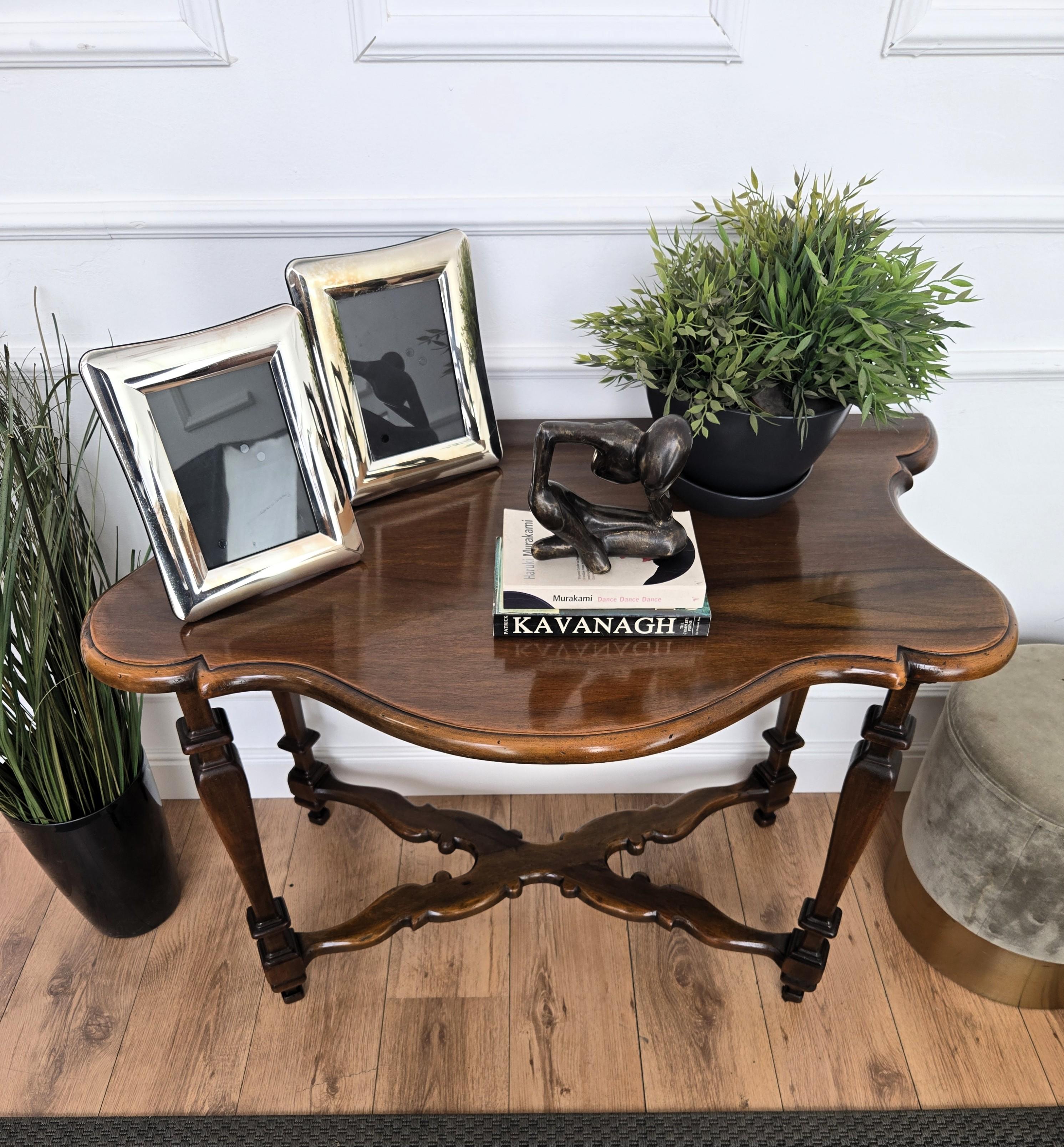 20th Century Neoclassical Italian Carved Walnut Wood Table Console For Sale