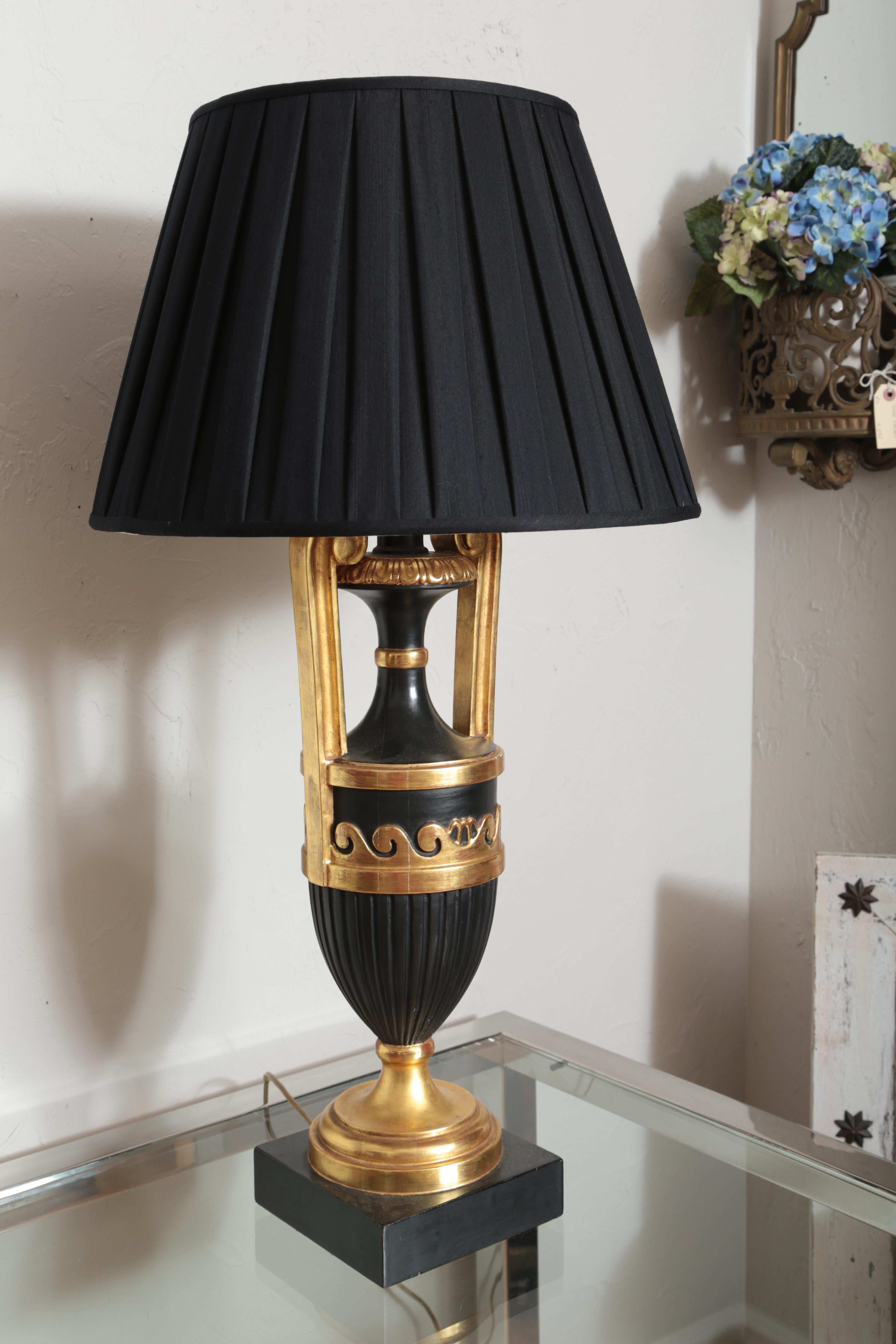 Neoclassical Italian Carved Wood Urn Lamp For Sale 2