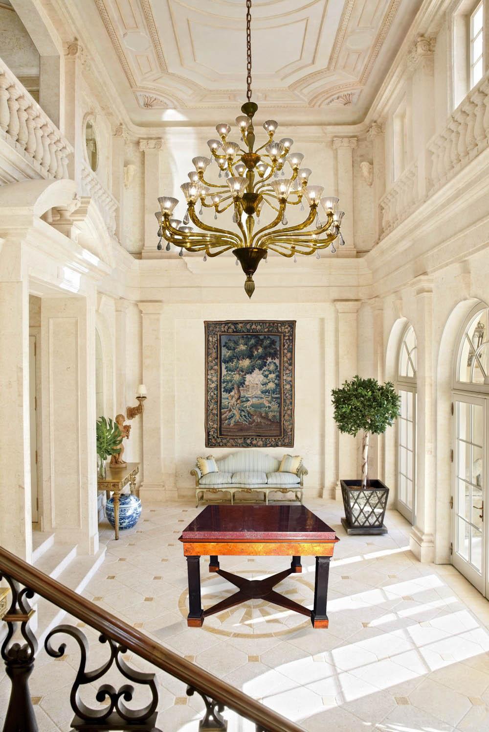 Tavolo da centro italiano neoclassico con piano in marmo porfido imperiale in vendita 3