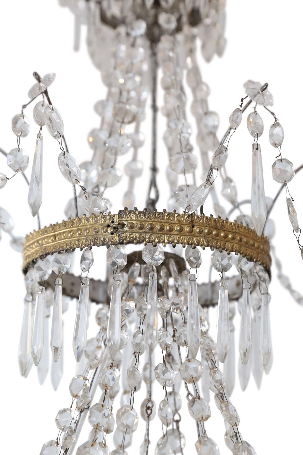 Italian Neoclassical Gilt-Tole and Crystal Chandelier For Sale
