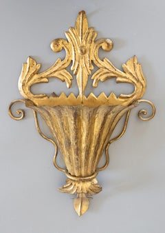 Macetero de pared neoclásico italiano Palladio Tole dorado Cachepot, circa 1950
