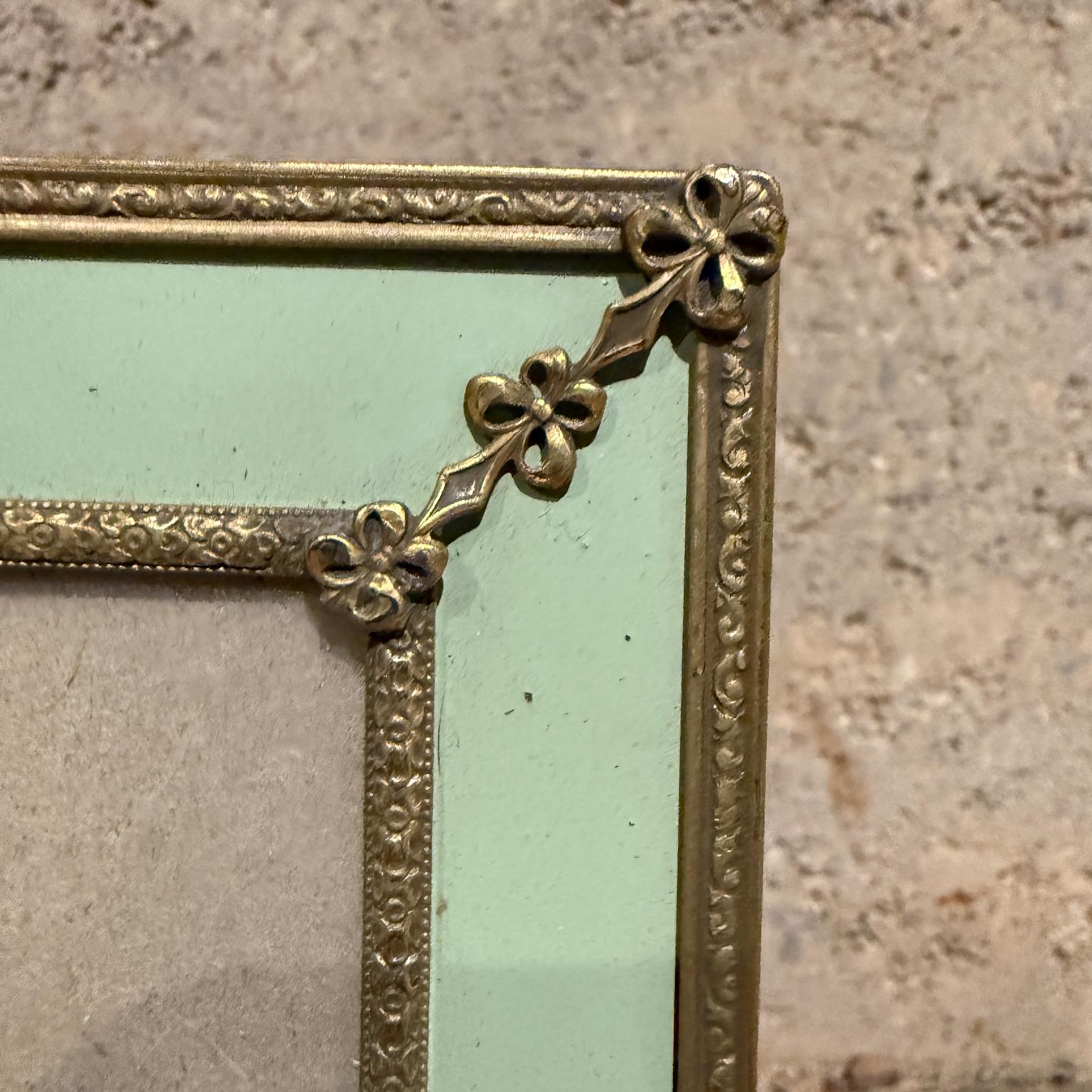 Neoclassical Italian Picture Frame In Good Condition For Sale In Chula Vista, CA