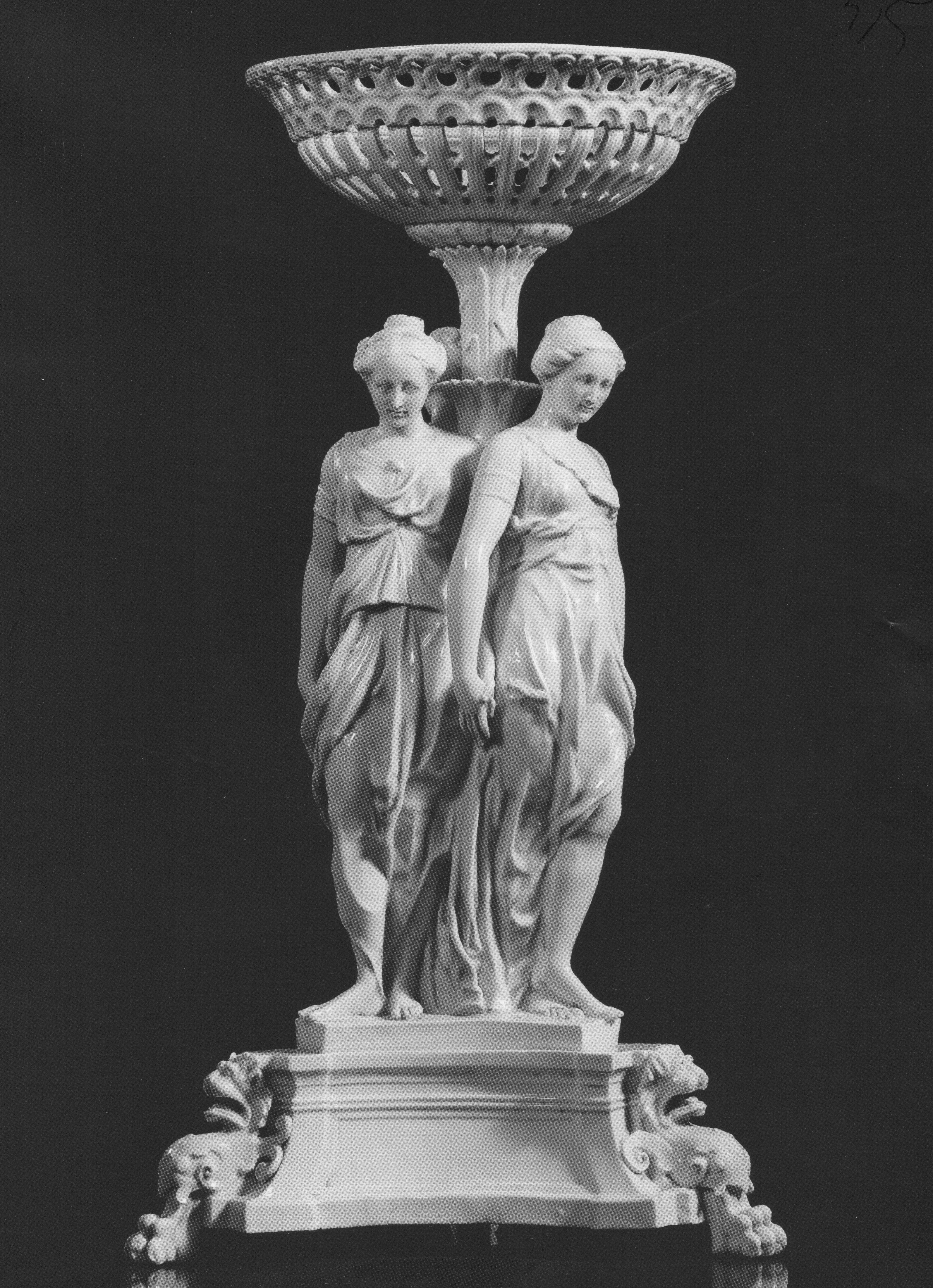 Neoclassical Italian Porcelain Sculptural Table Center, 1850 7