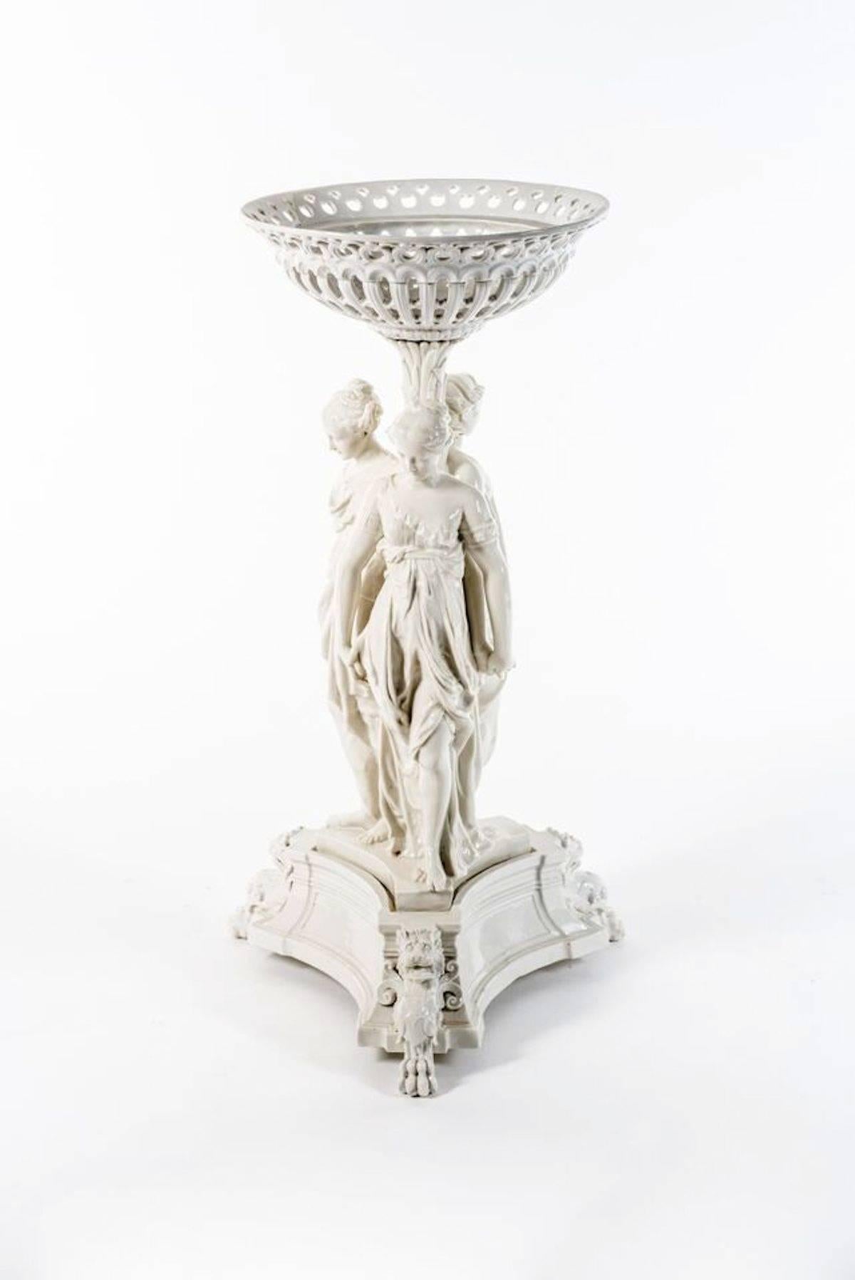 Neoclassical Italian Porcelain Sculptural Table Center, 1850 4