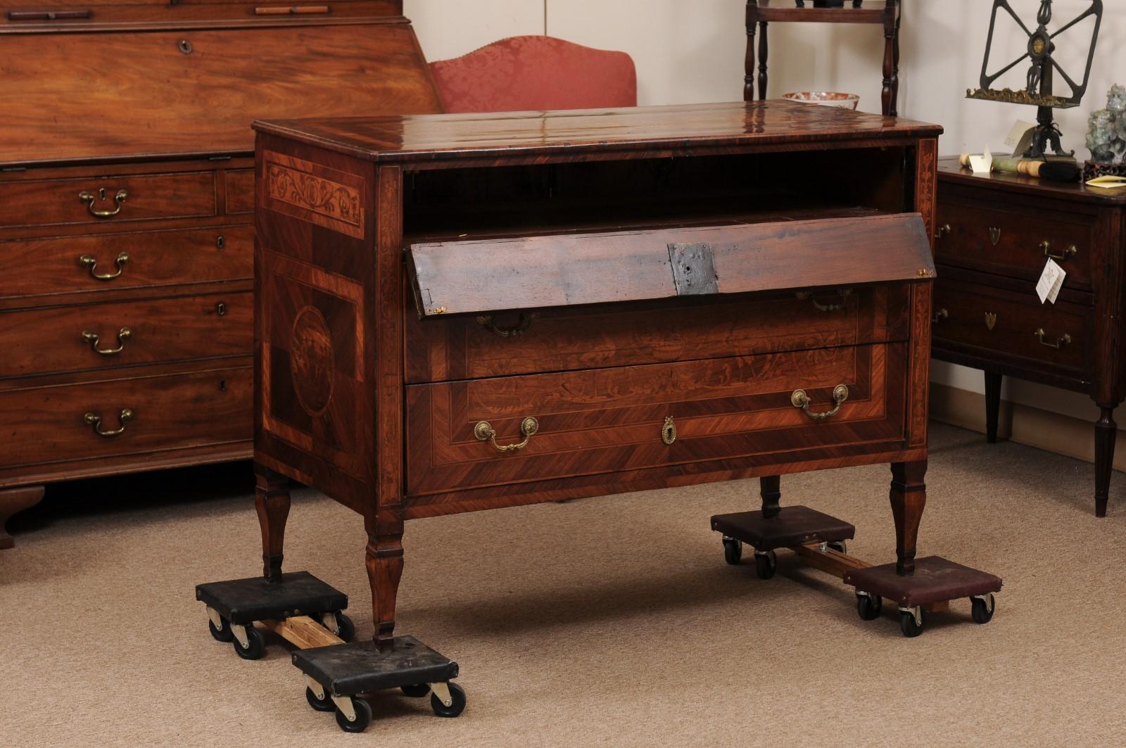 Neoclassical Italian Walnut Commode with Marquetry Inlay & 3 Drawers, ca. 1800 For Sale 5