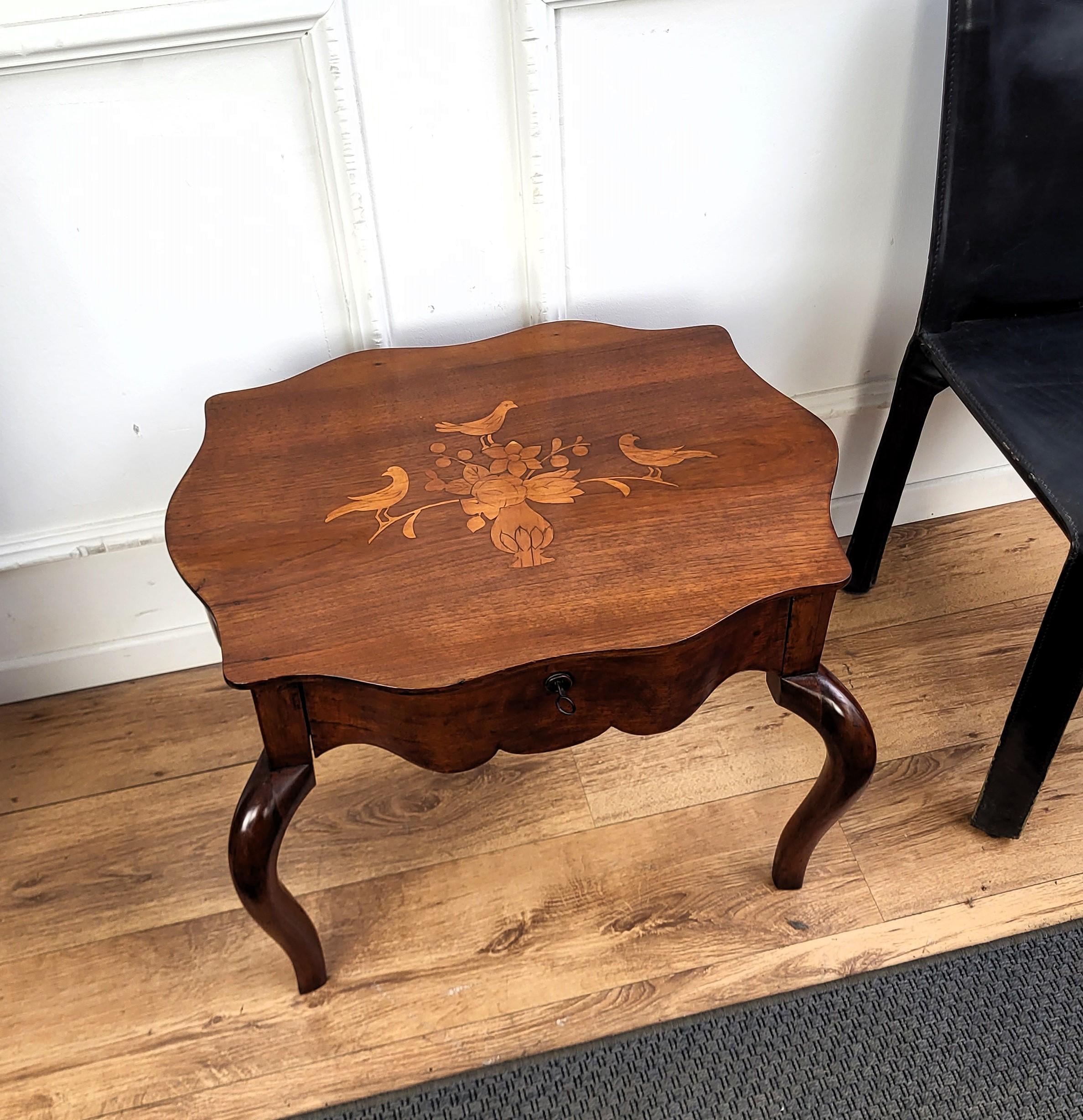 20th Century Neoclassical Italian Walnut Inlay Marquetry Spider Coffee Sofa or Side Table For Sale