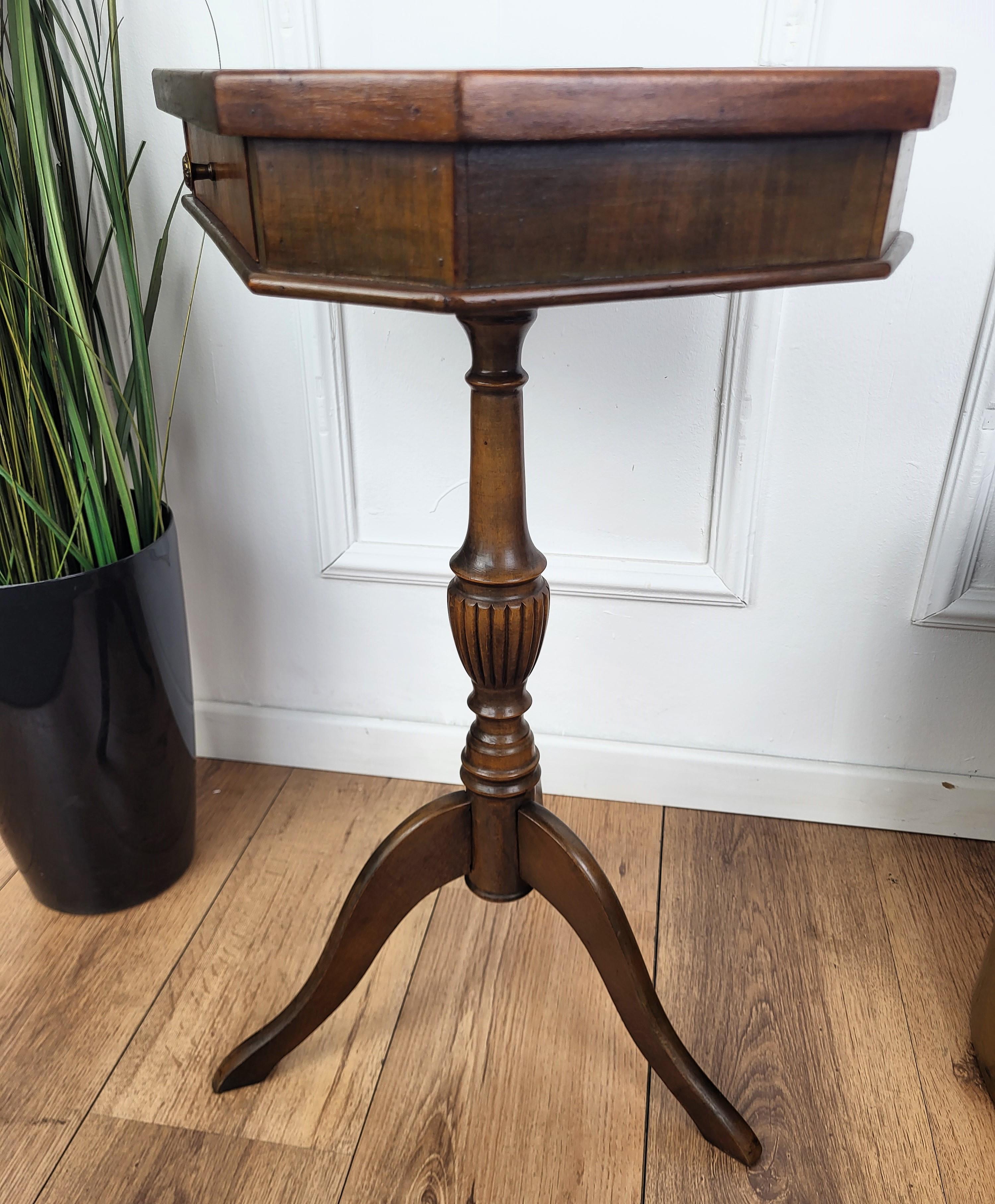 Neoclassical Italian Walnut Inlay Octagonal Tripod Side Table For Sale 1