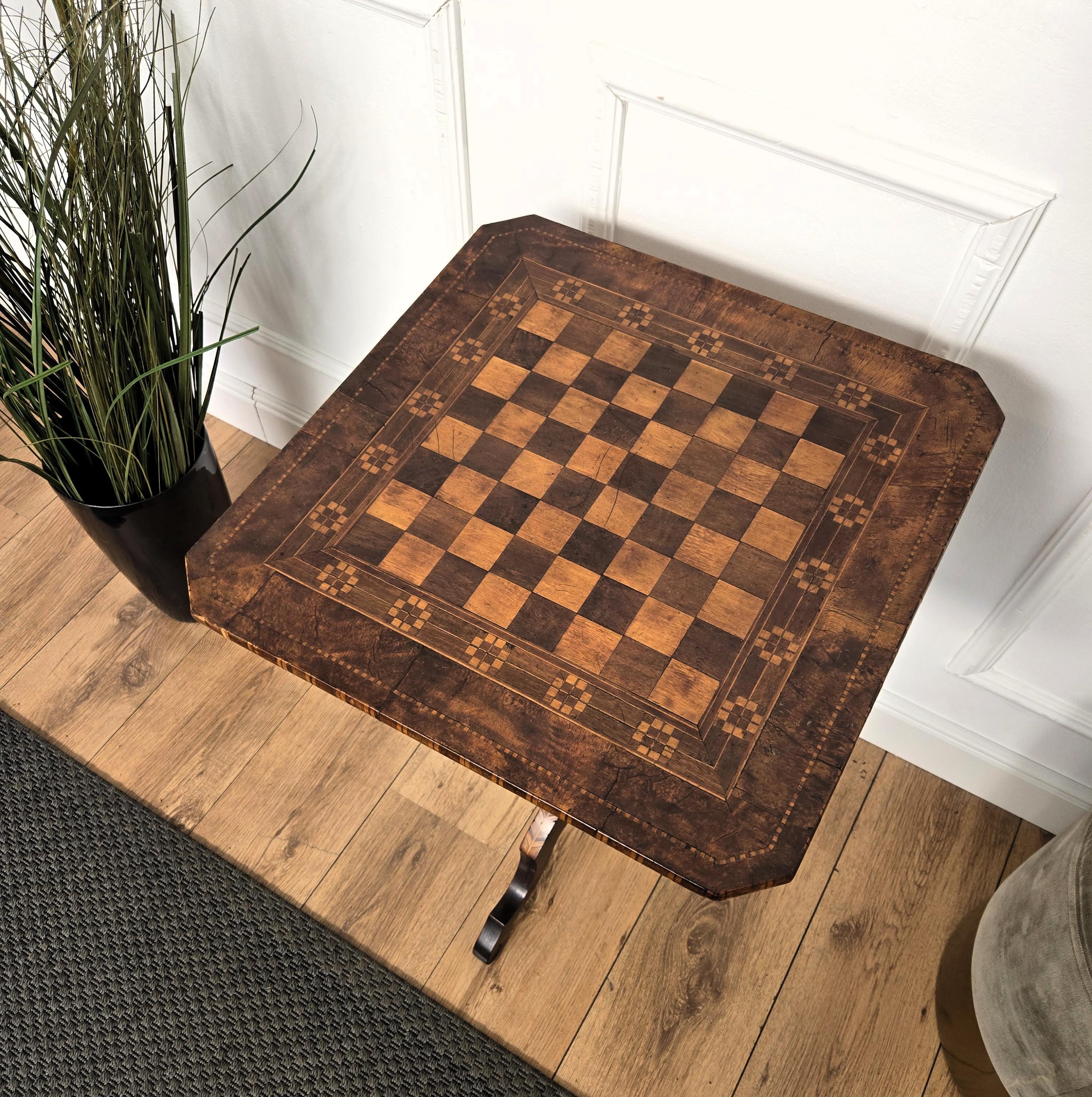 Neoclassical Italian Walnut Inlay Tripod Chess Games or Side Table For Sale 1