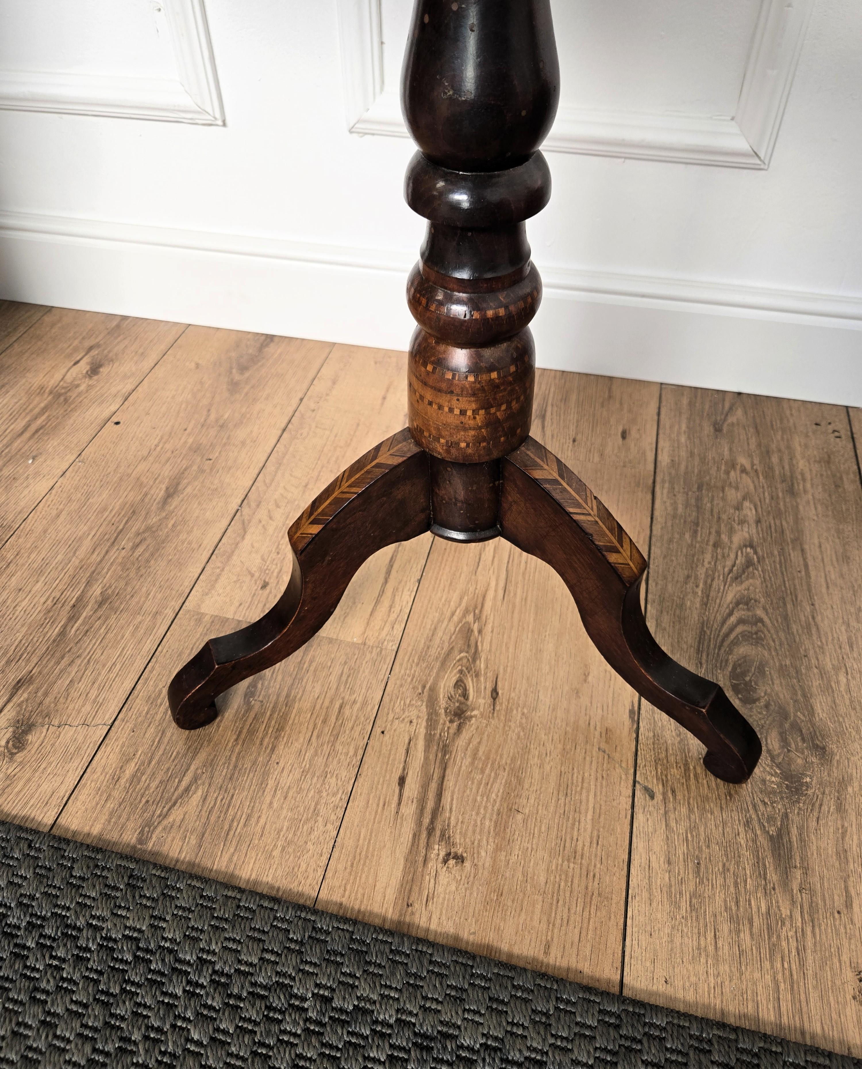 Neoclassical Italian Walnut Inlay Tripod Chess Games or Side Table For Sale 2