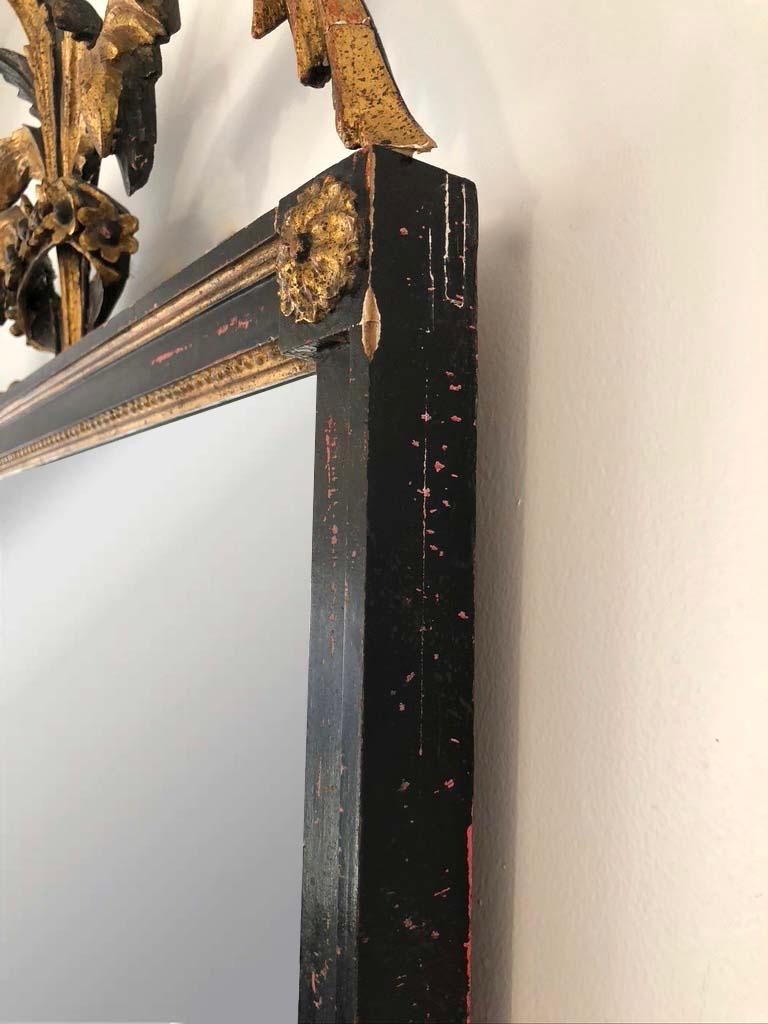 Miroir italien néoclassique en bois et doré en vente 3