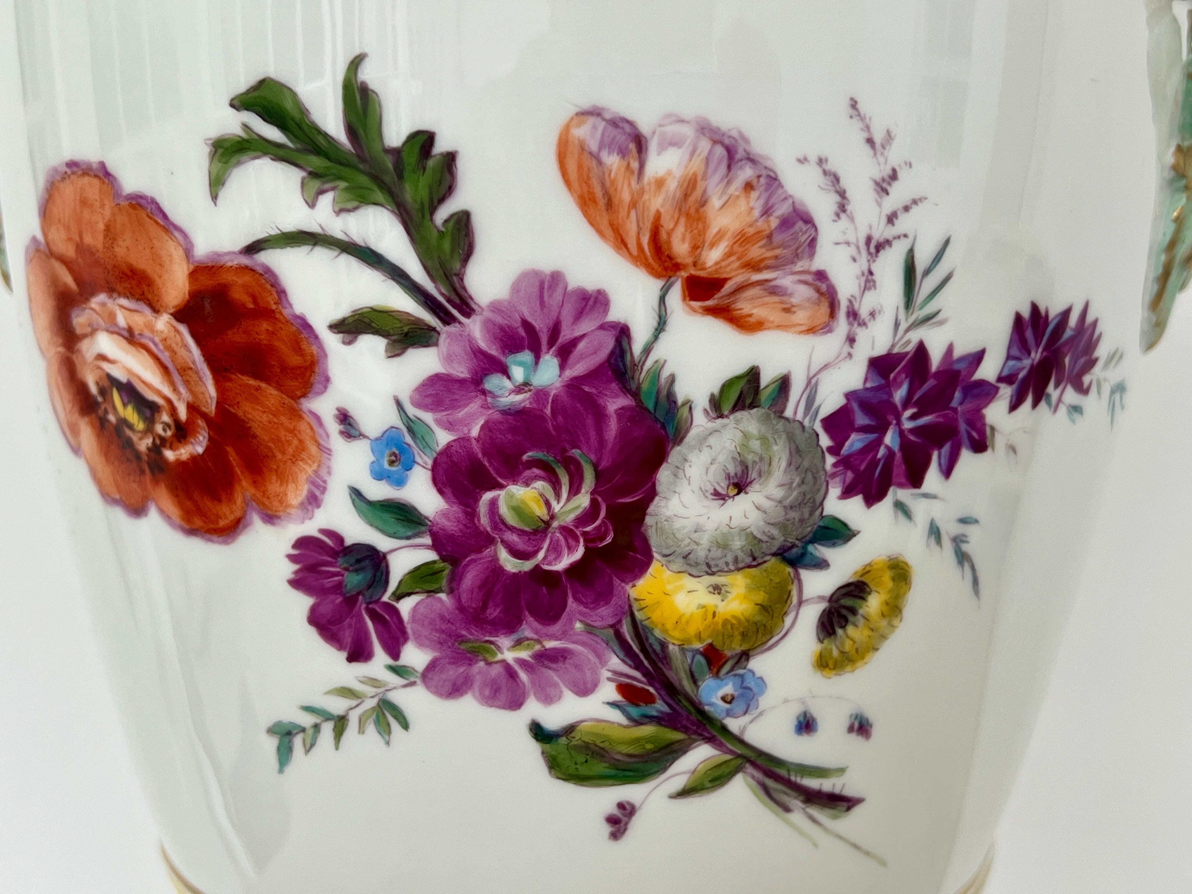 Neoclassico Vaso in porcellana neoclassica KPM Berlin con coperchio Vaso Weimar Porcelain in vendita