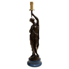 Neoklassizistische Lackierte Gusseisen-Karyativenlampe, Wissenschaftliche Allegorie Frauen Fackel, Fackel