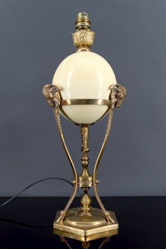 Neoklassizistische Lampe, Straußenei und Athener Bronzemontierung mit Tiermotiv, Frankreich