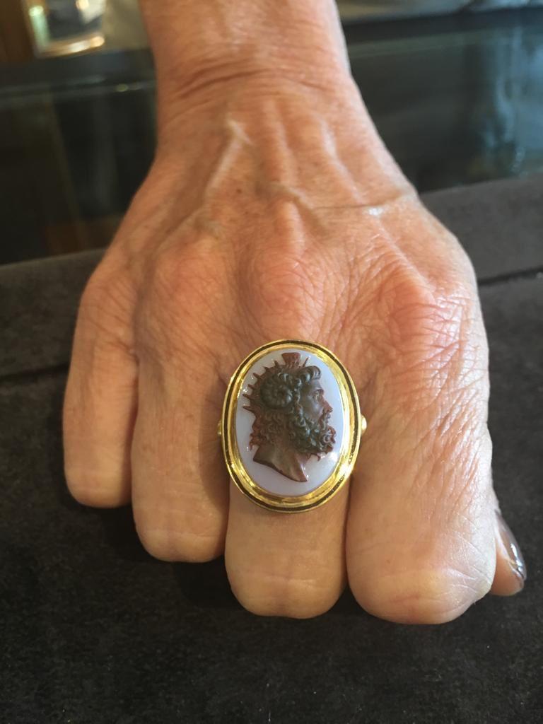 Agate Zeus Neoclassical Cameo Ring In Excellent Condition In Firenze, IT