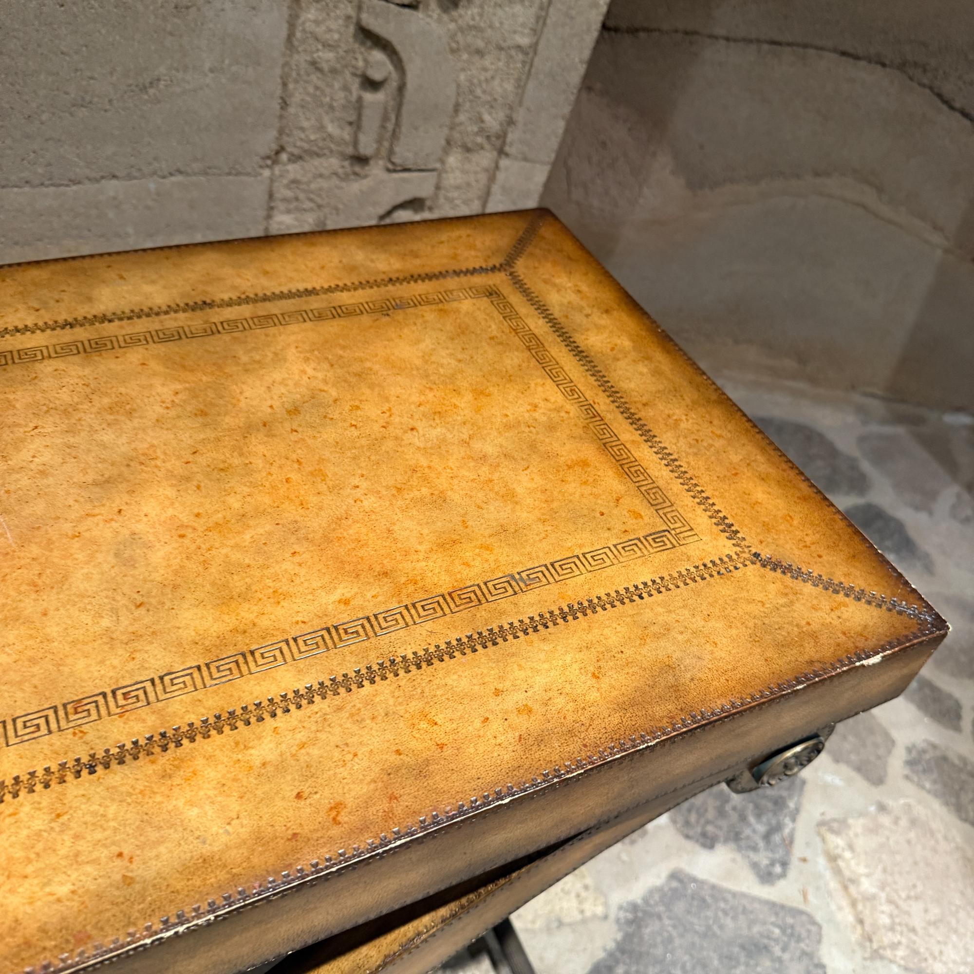 Tavolo consolle neoclassico rivestito in pelle di Kreiss in vendita 6
