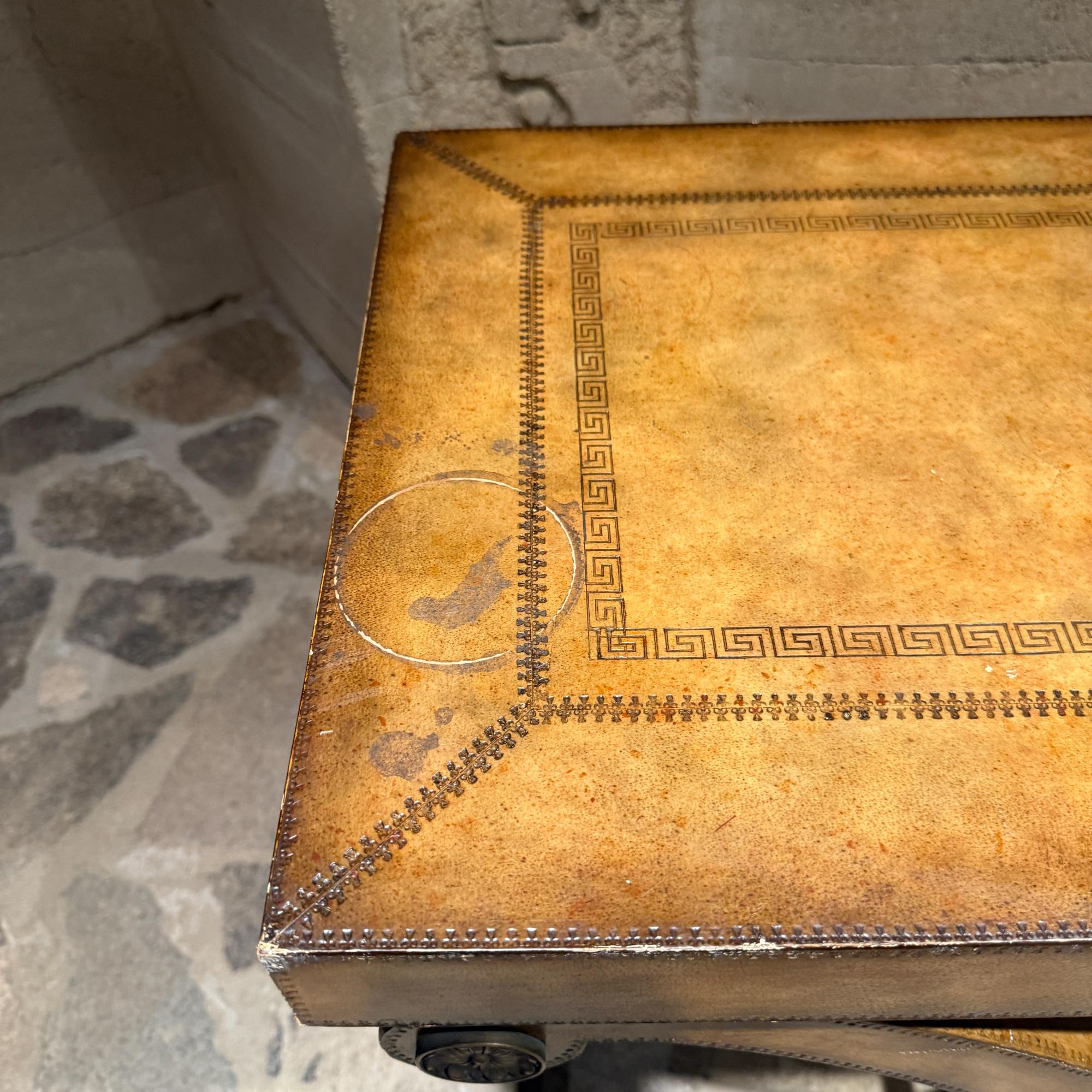 Tavolo consolle neoclassico rivestito in pelle di Kreiss in vendita 7