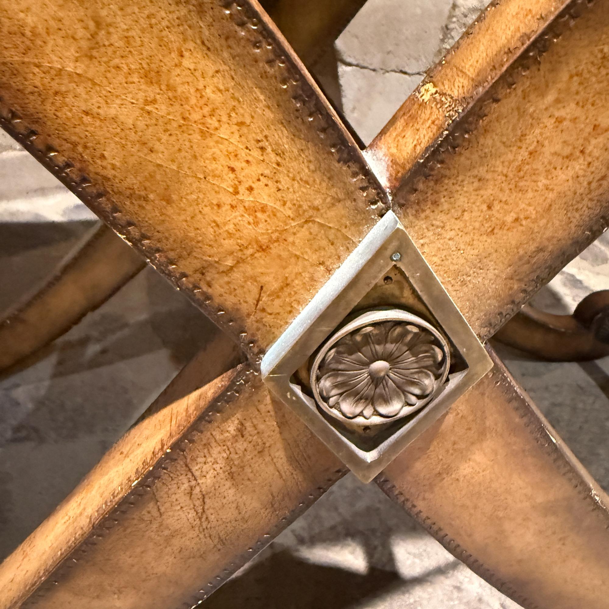 Ottone Tavolo consolle neoclassico rivestito in pelle di Kreiss in vendita
