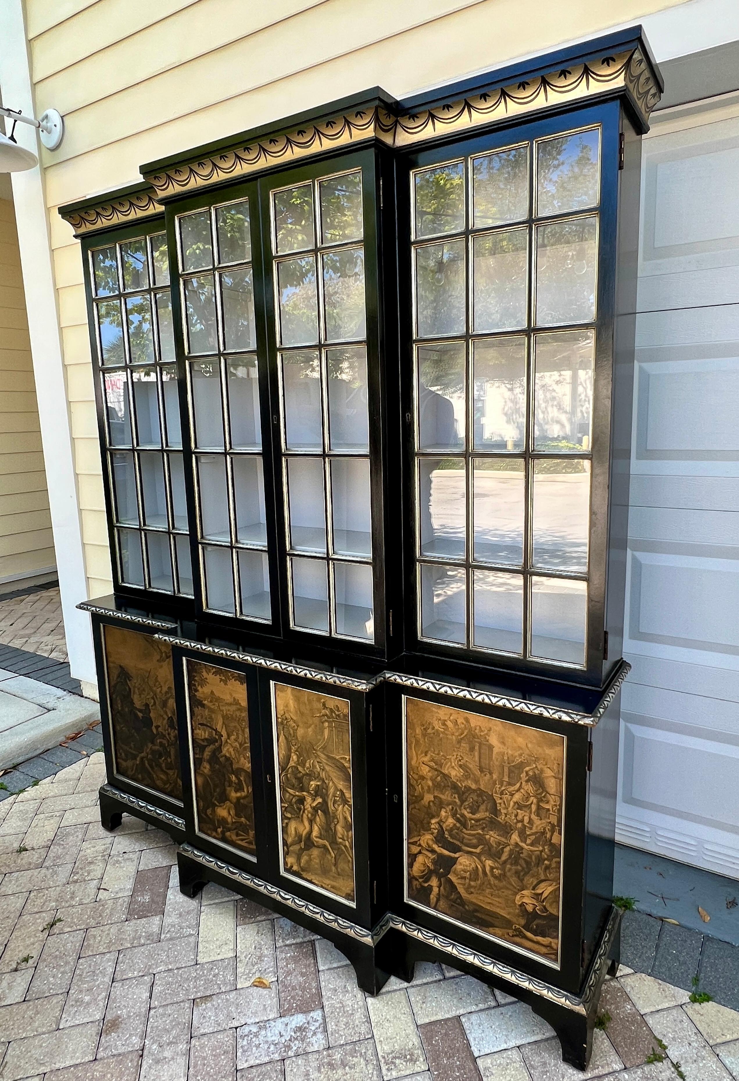 Neoclassical Hand-Painted Library Bookcase and Display Cabinet, English 20th C.  In Good Condition For Sale In Fort Lauderdale, FL