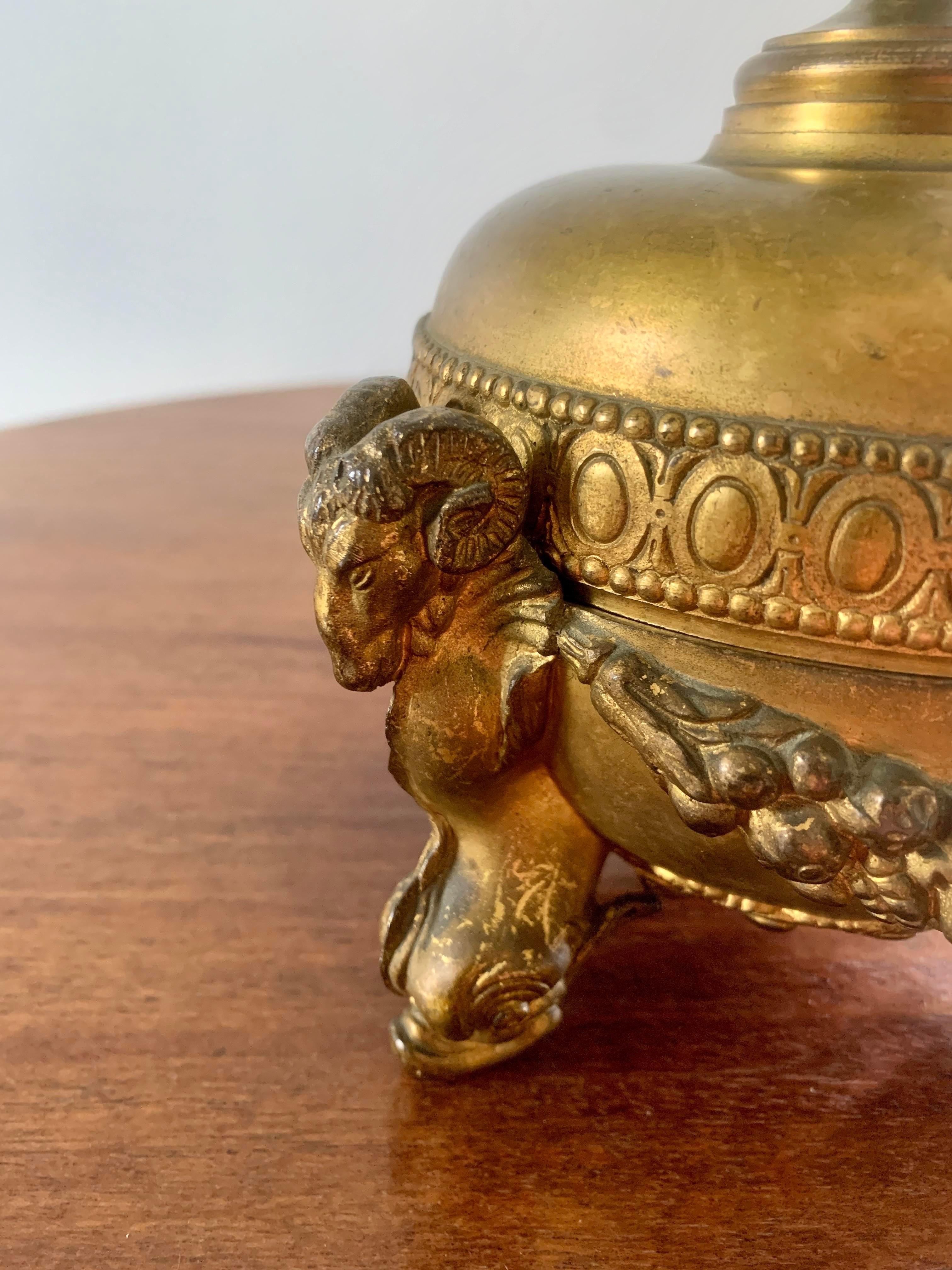 Neoclassical Lidded Bowl with Ram's Heads In Good Condition For Sale In Elkhart, IN