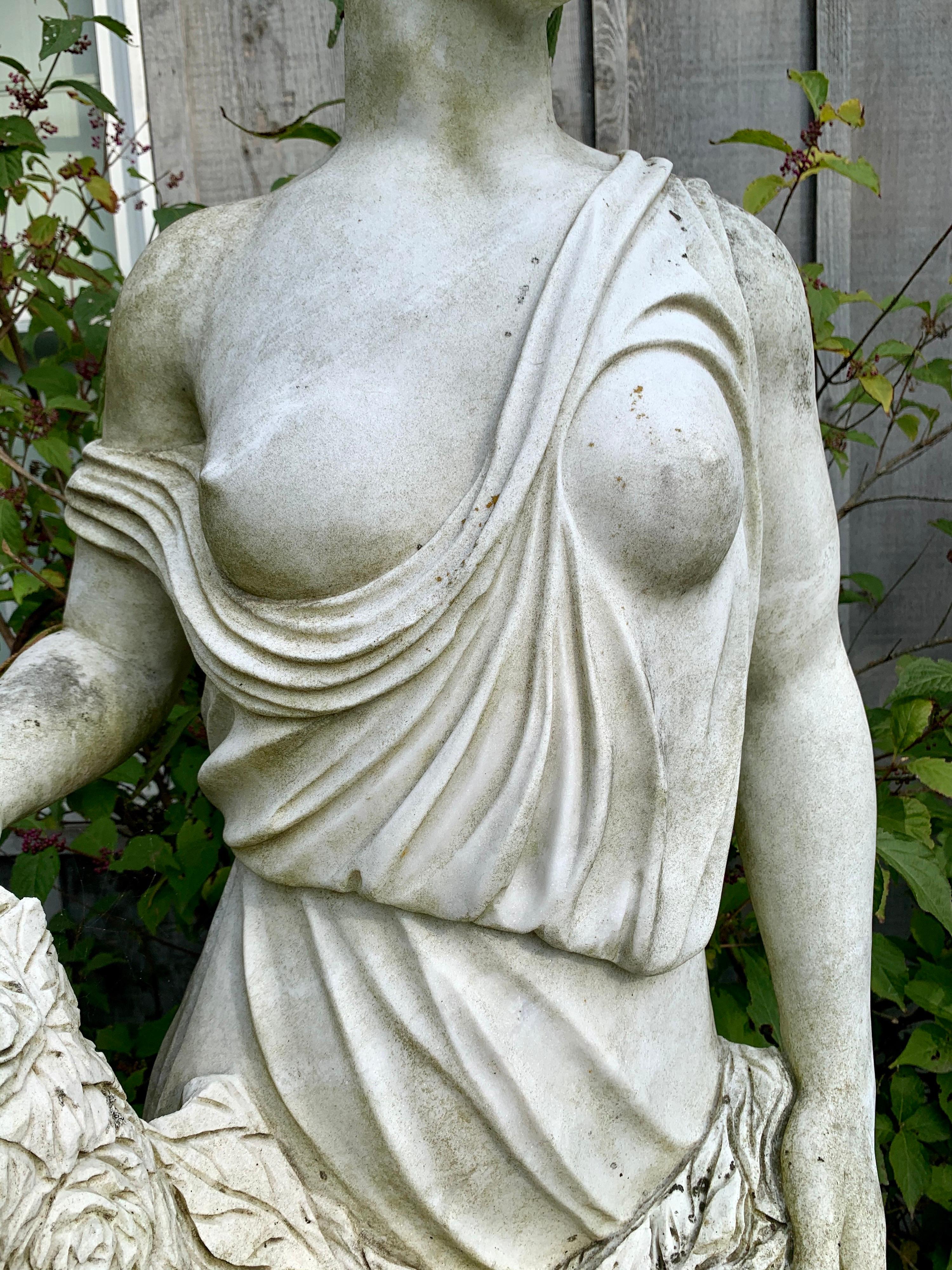 Néoclassique Statue néoclassique grandeur nature de déesse grecque de Spring en marbre sculpté en vente