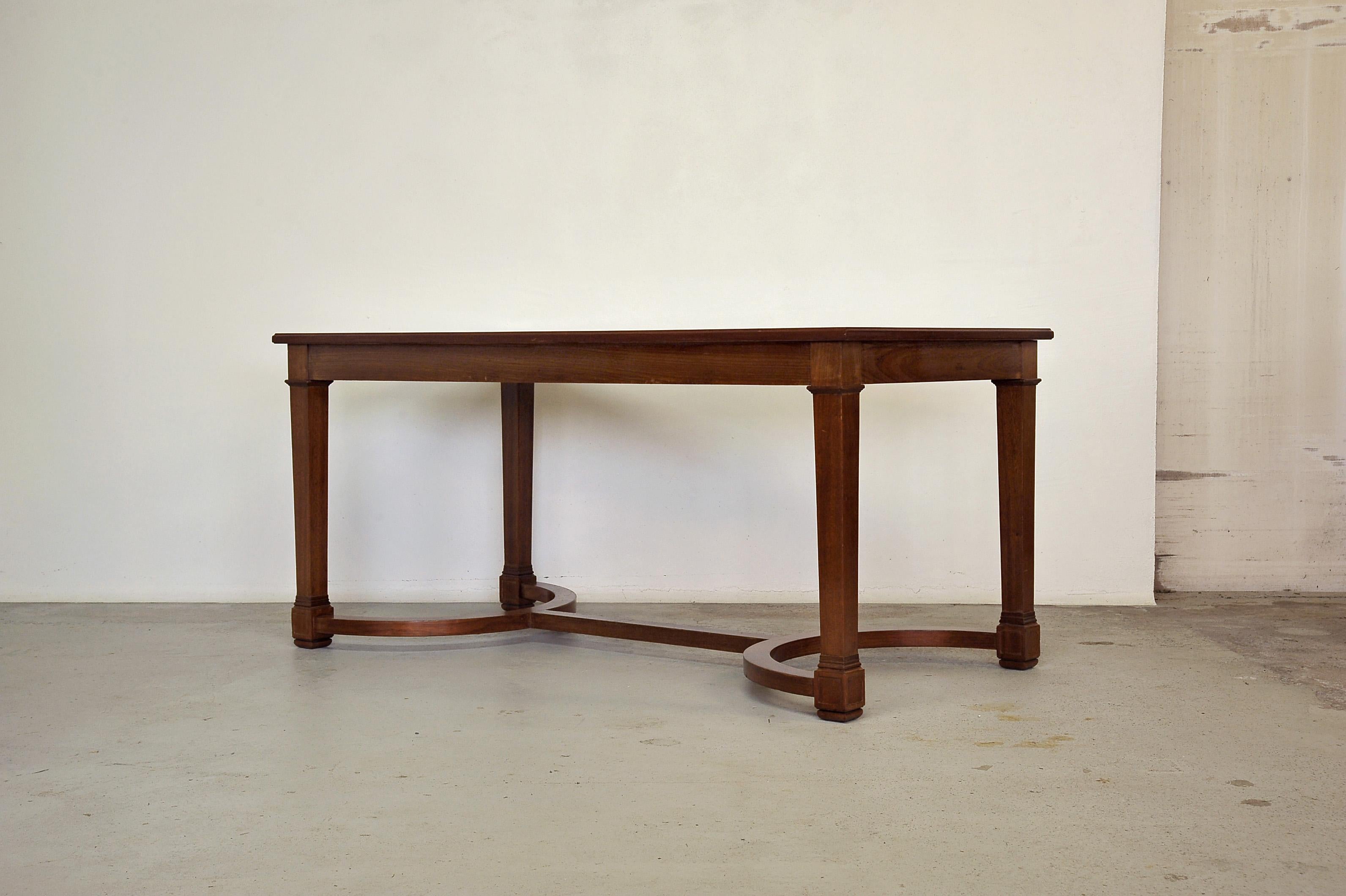 Neoclassical Mahogany and Leather Desk in the Style of André Arbus, France 1940s In Good Condition In La Teste De Buch, FR