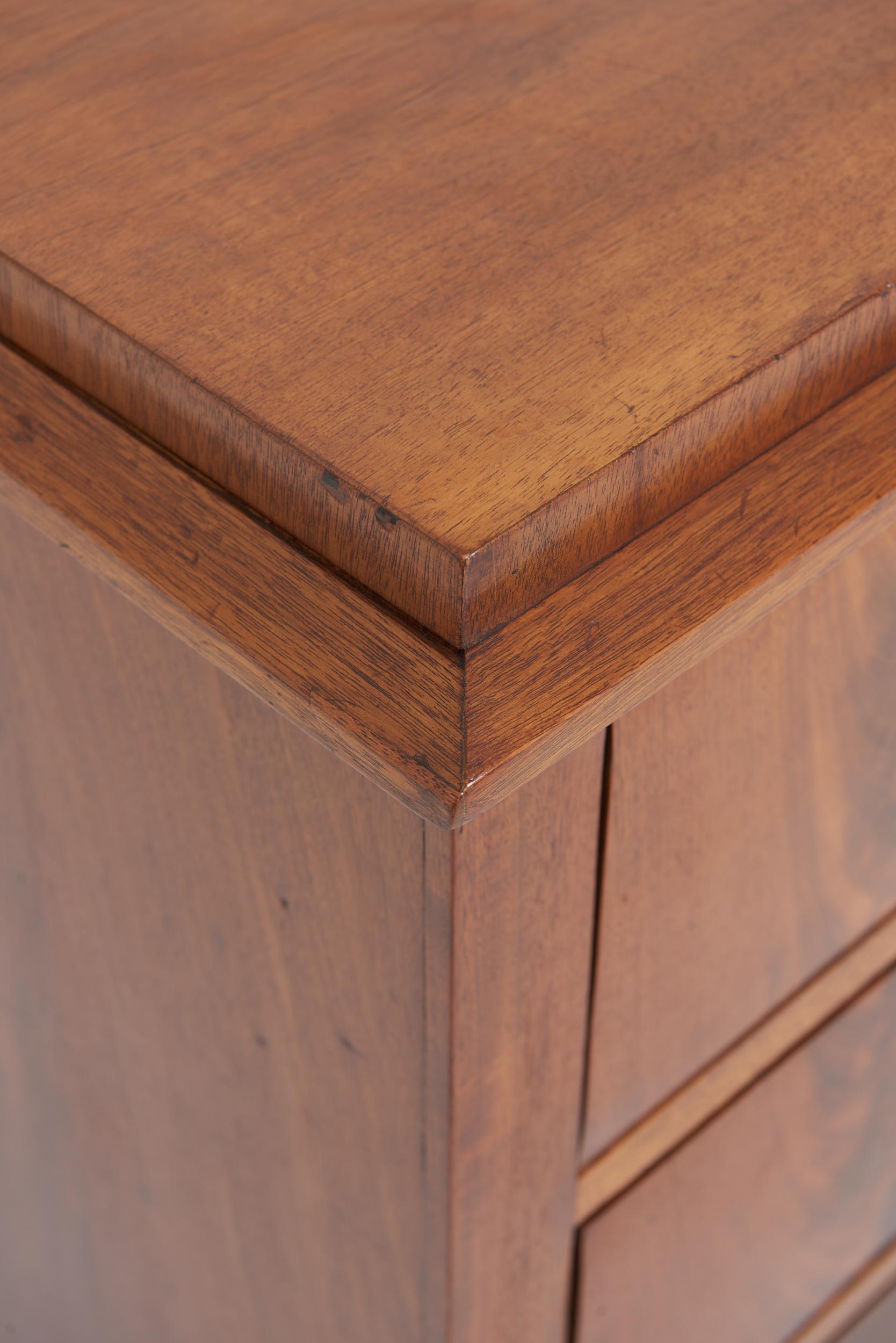 Neoclassical Mahogany Chest of Drawers 6