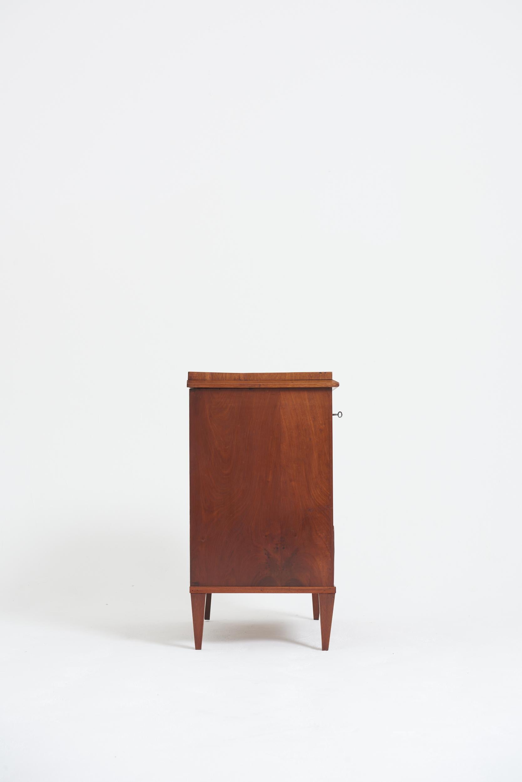 Neoclassical Mahogany Chest of Drawers 8