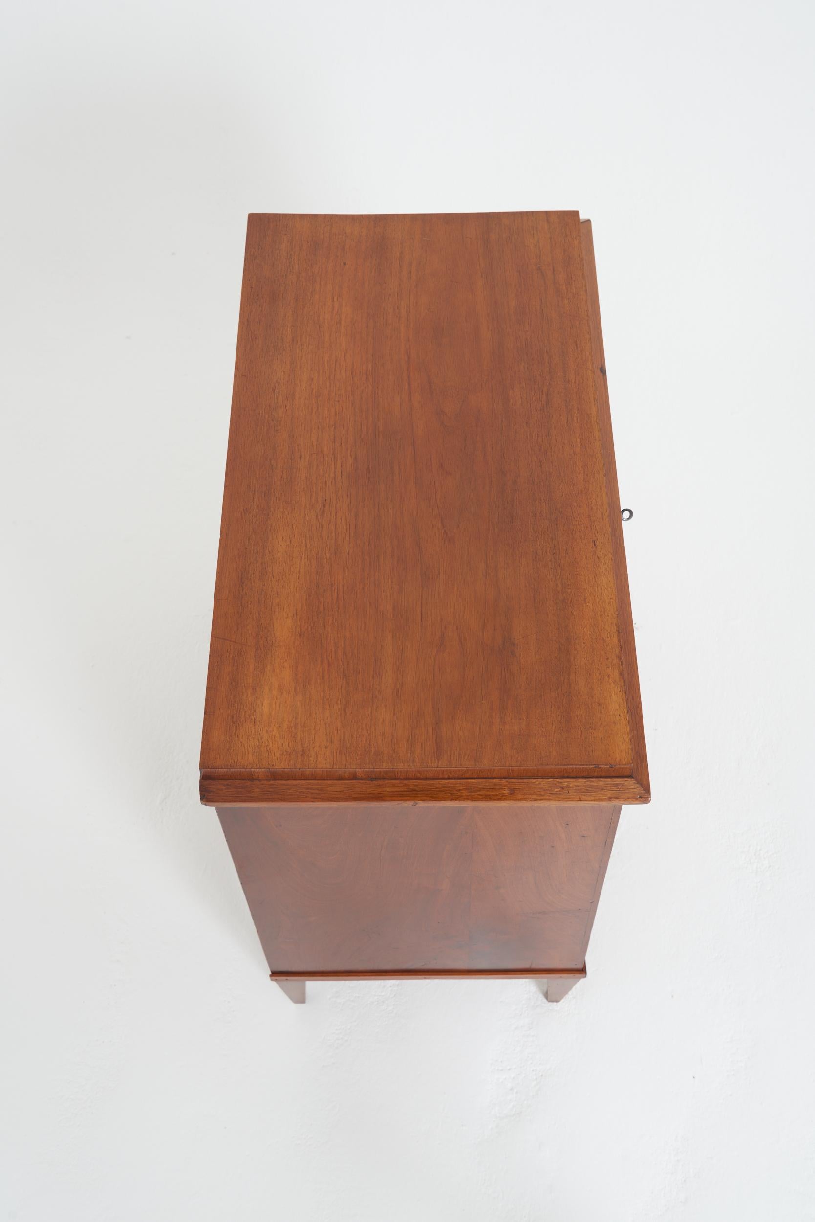 Neoclassical Mahogany Chest of Drawers 9