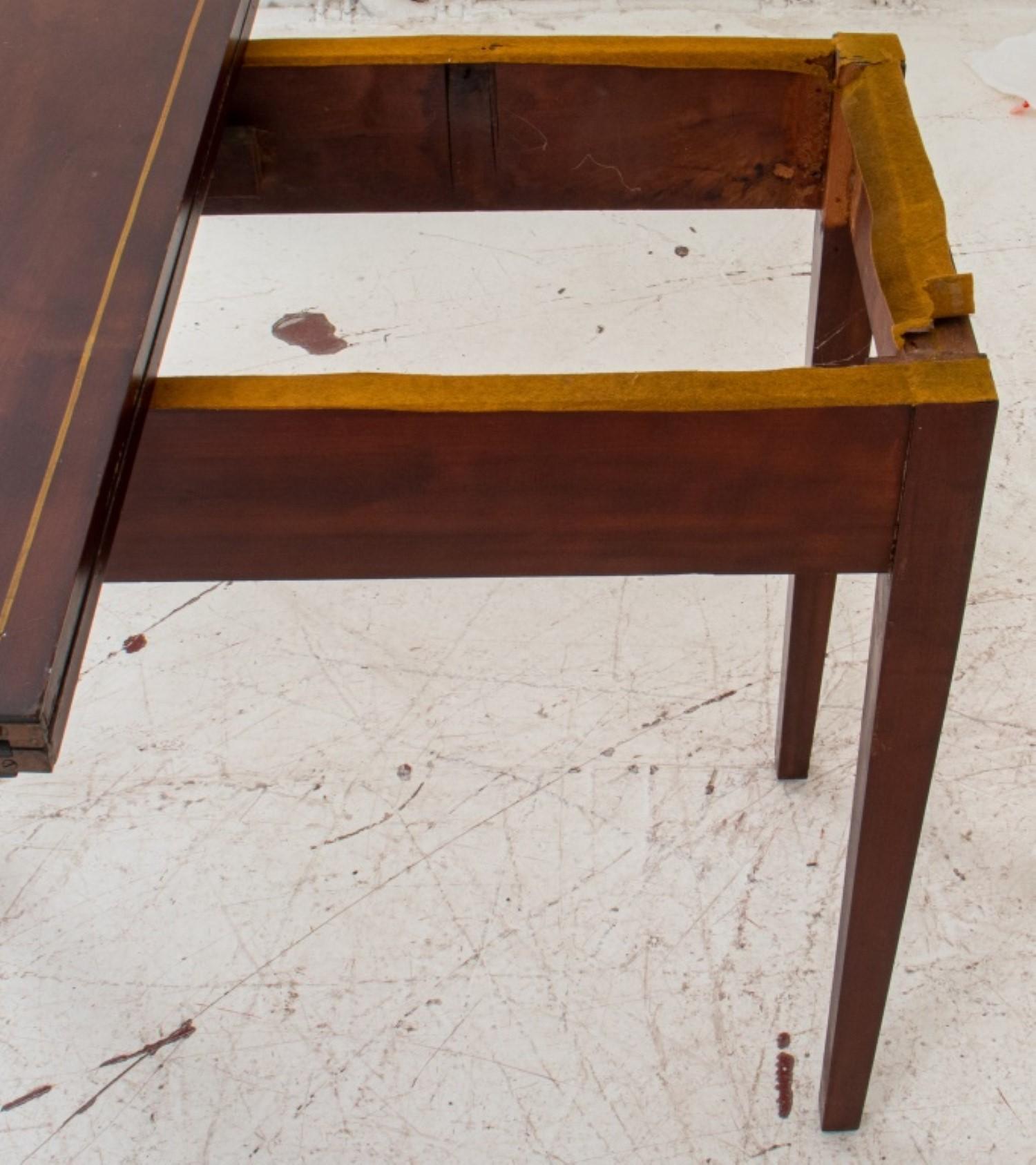Table console pliante néoclassique en acajou en vente 1