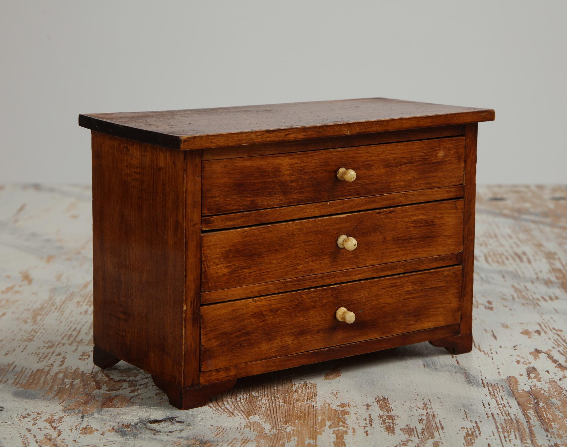 Neoclassical, Miniature Cabinetmakers Sample Commode / Box, Sweden, Circa 1800 In Excellent Condition In New York, NY