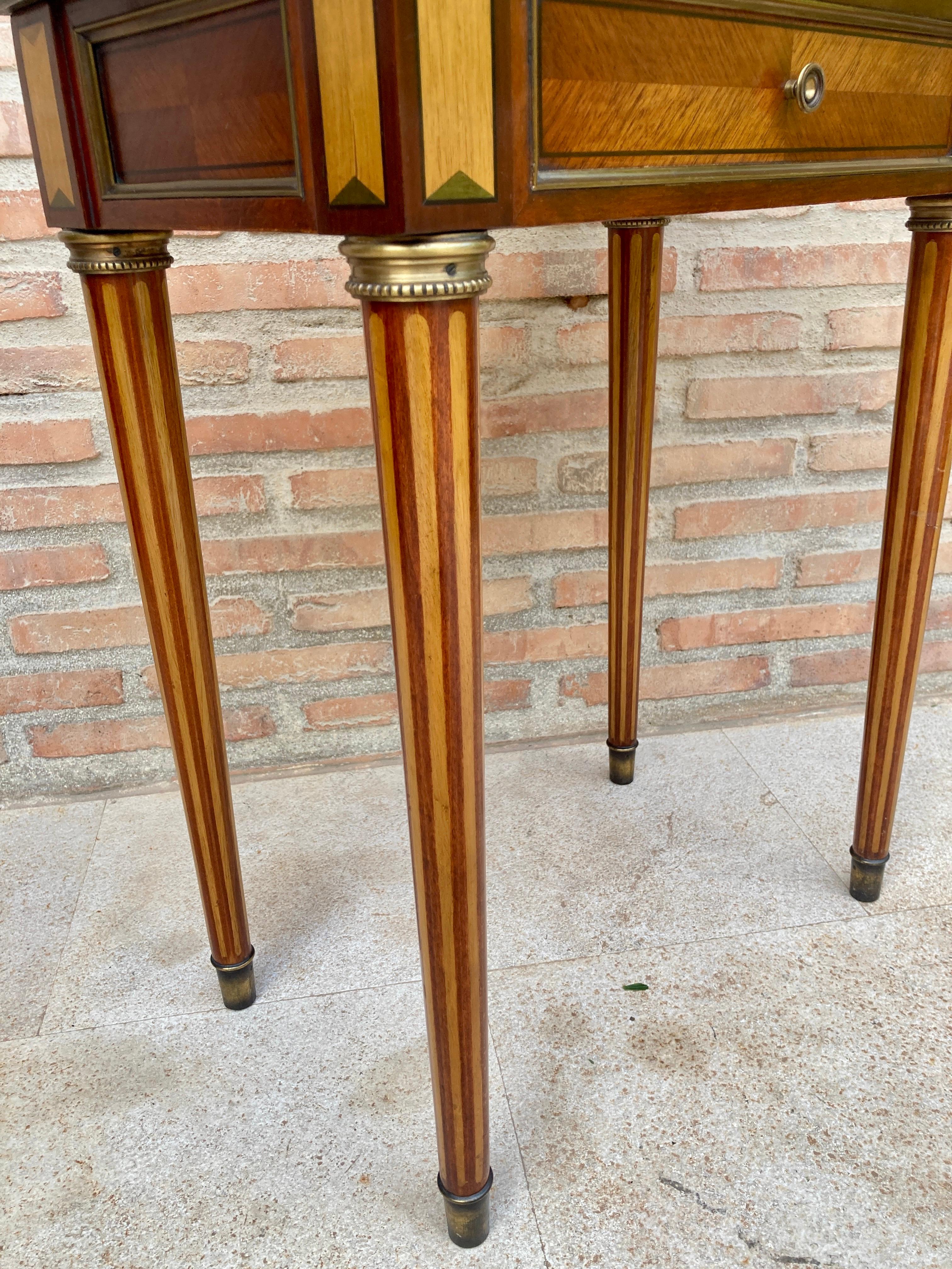 Neoclassical Mahogany Side Table With Fluted Legs And Green Marble, 1920s For Sale 1
