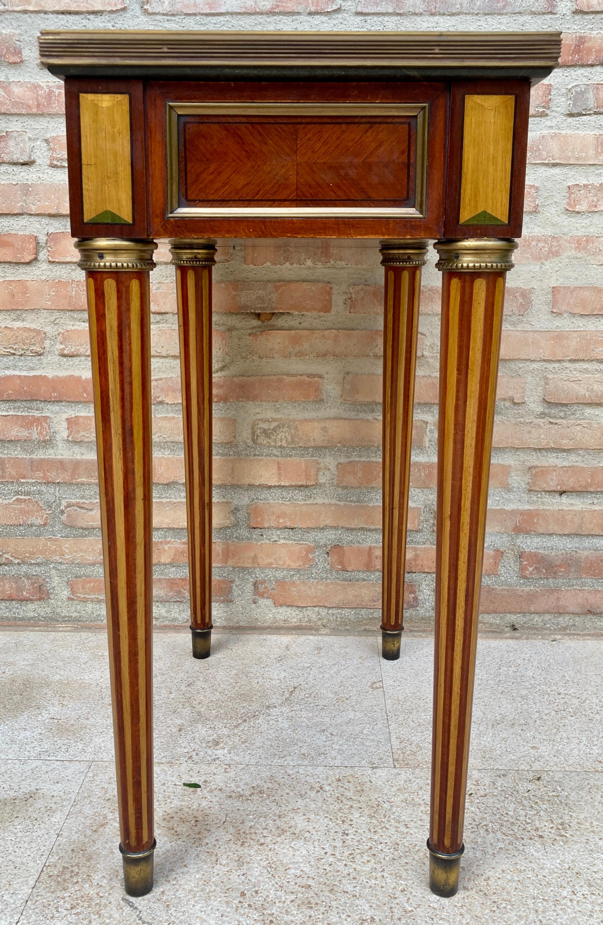Neoclassical Mahogany Side Table With Fluted Legs And Green Marble, 1920s For Sale 2