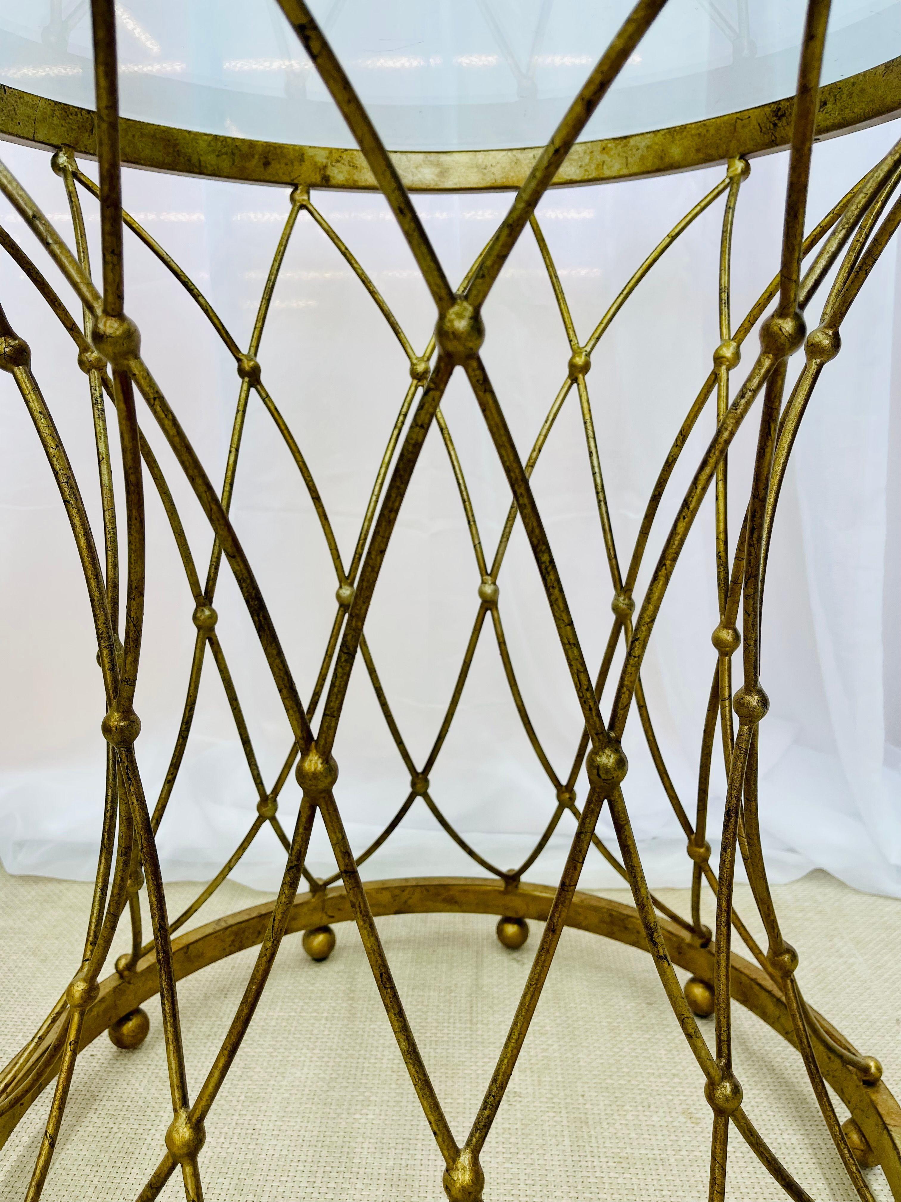 Neoklassischer, runder Couchtisch aus vergoldetem Metall im Maison Jansen-Stil, Beistelltisch im Angebot 5