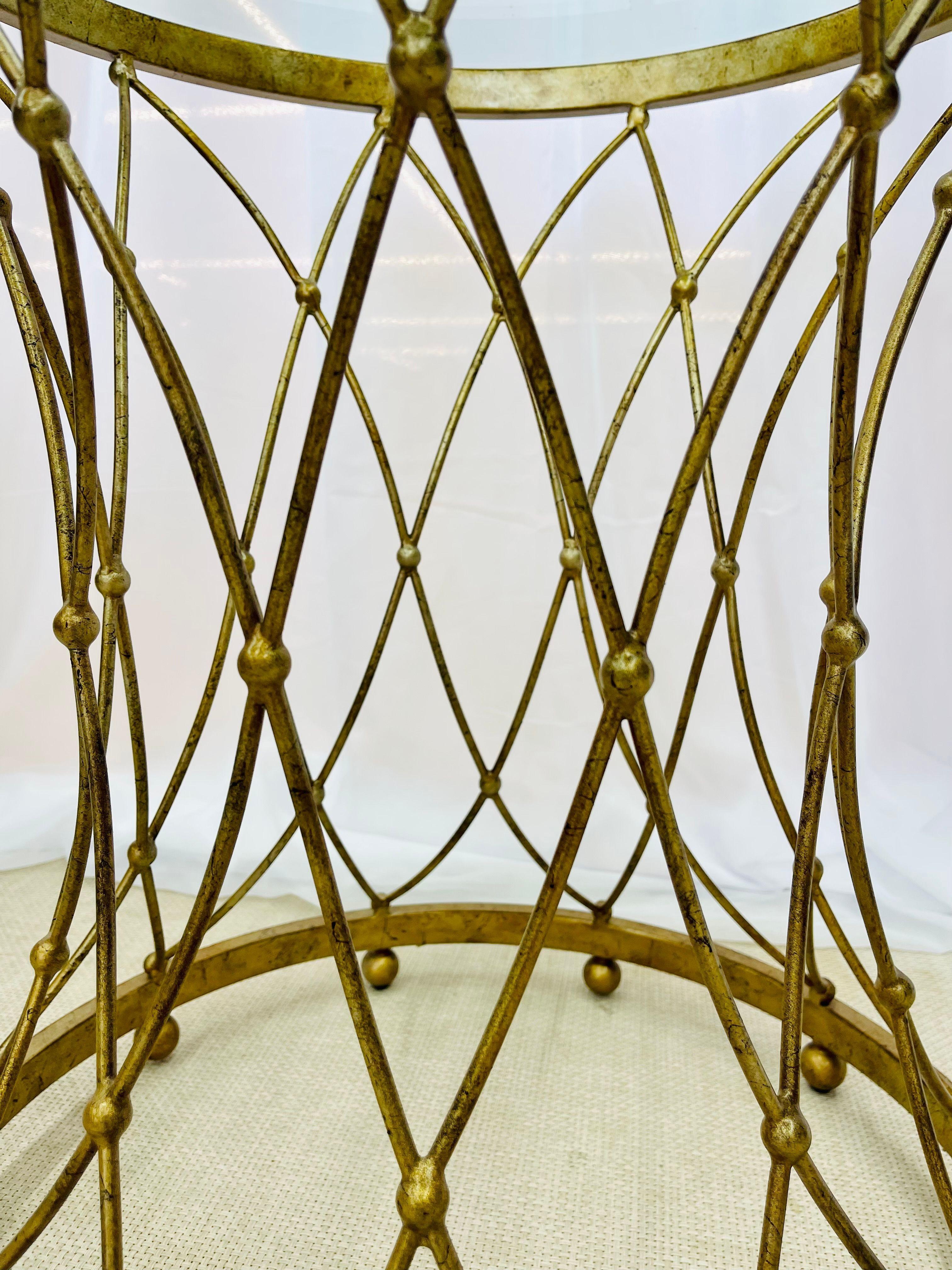 Neoklassischer, runder Couchtisch aus vergoldetem Metall im Maison Jansen-Stil, Beistelltisch im Angebot 6