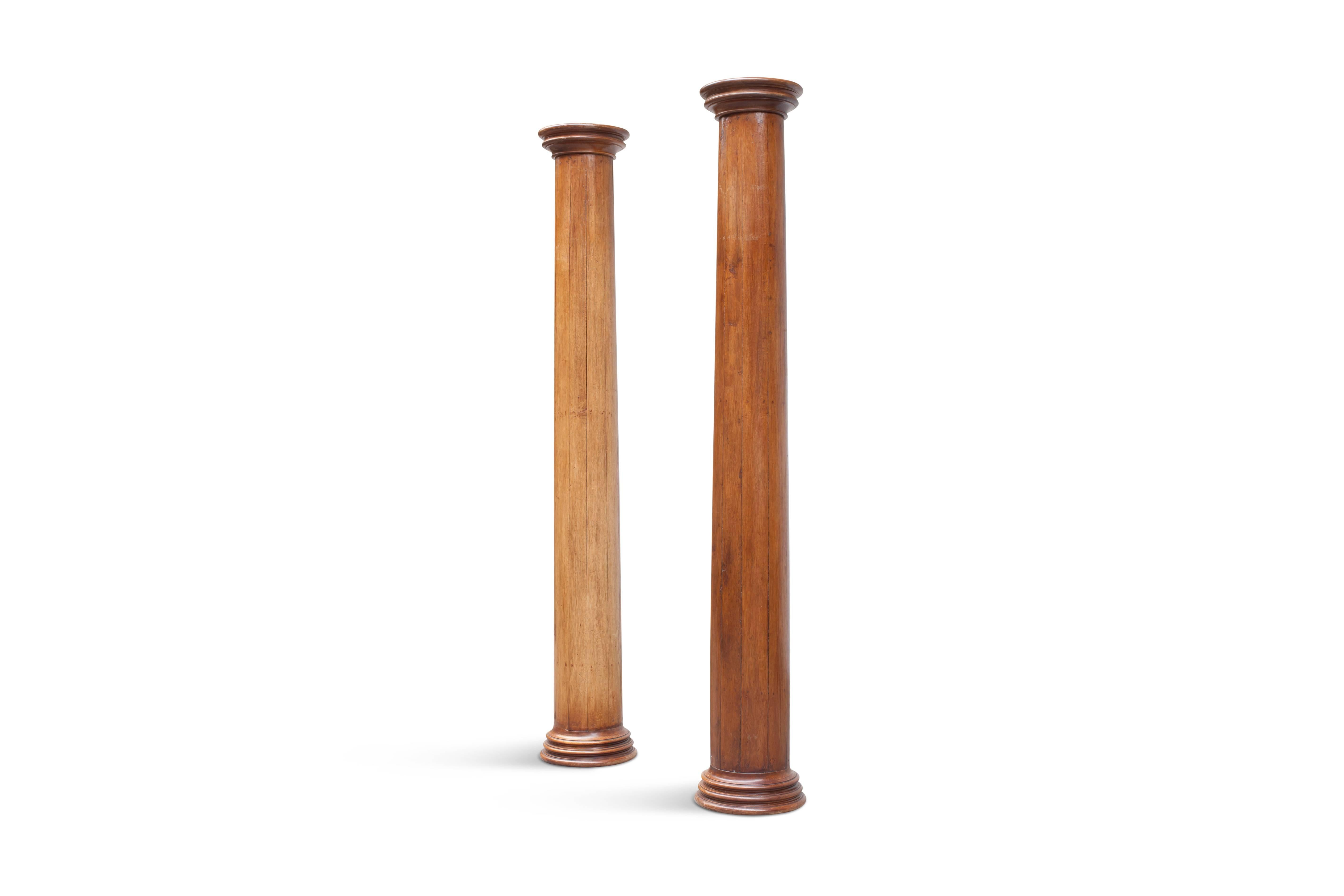 Neoclassical Majestic Oak Columns In Good Condition In Antwerp, BE