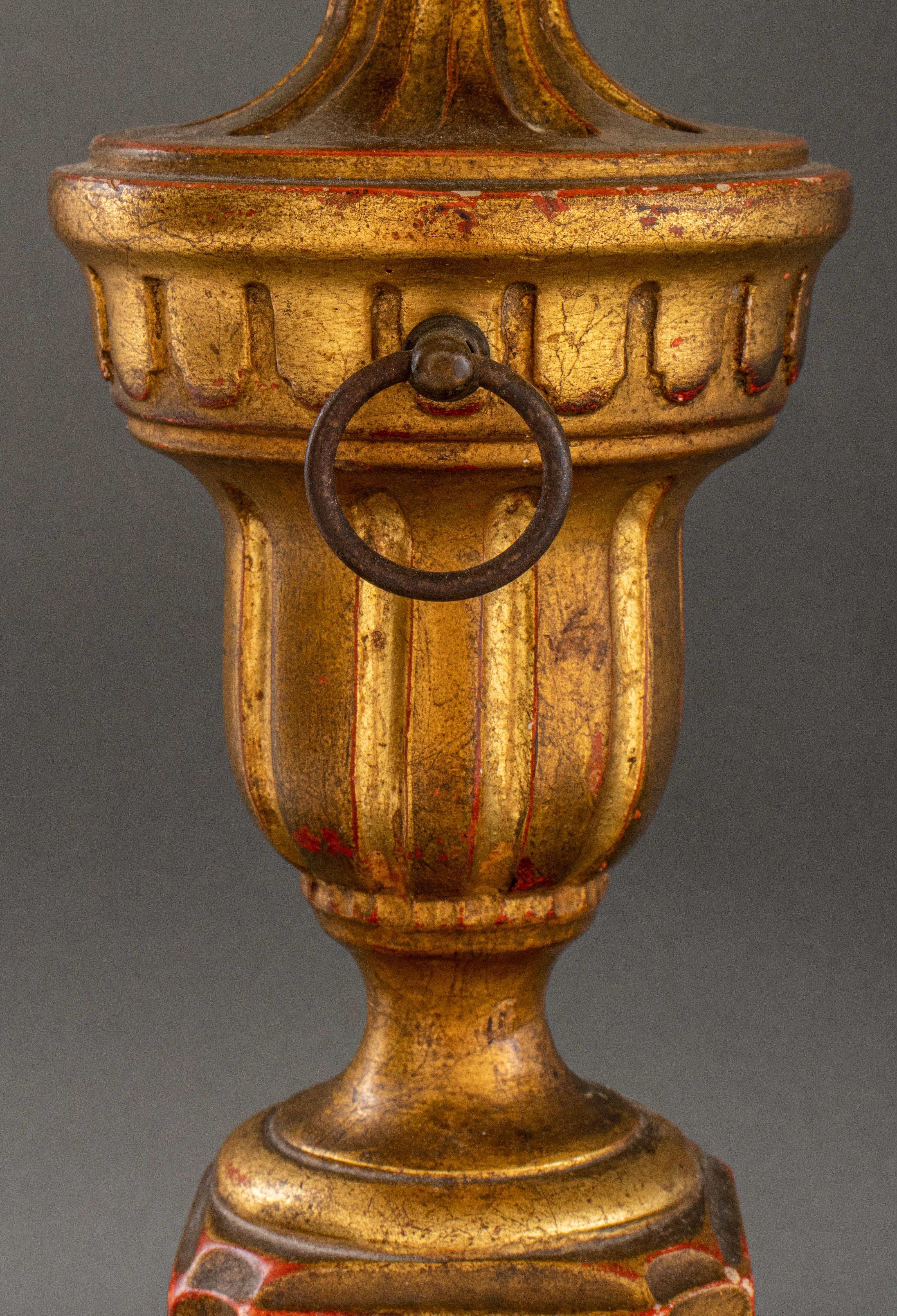 Vergoldete Tischlampen im neoklassischen Stil, Paar (19. Jahrhundert) im Angebot